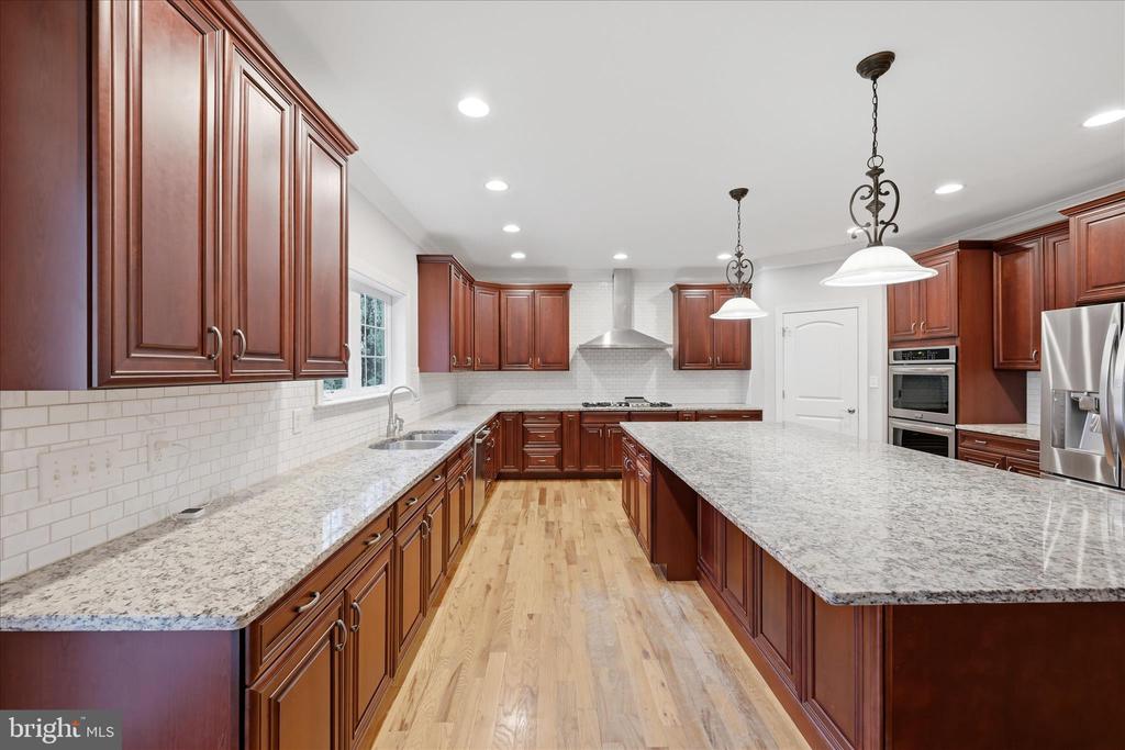 Winchester, Virginia, 22602, United States, 6 Bedrooms Bedrooms, ,5 BathroomsBathrooms,Residential,For Sale,2032756
