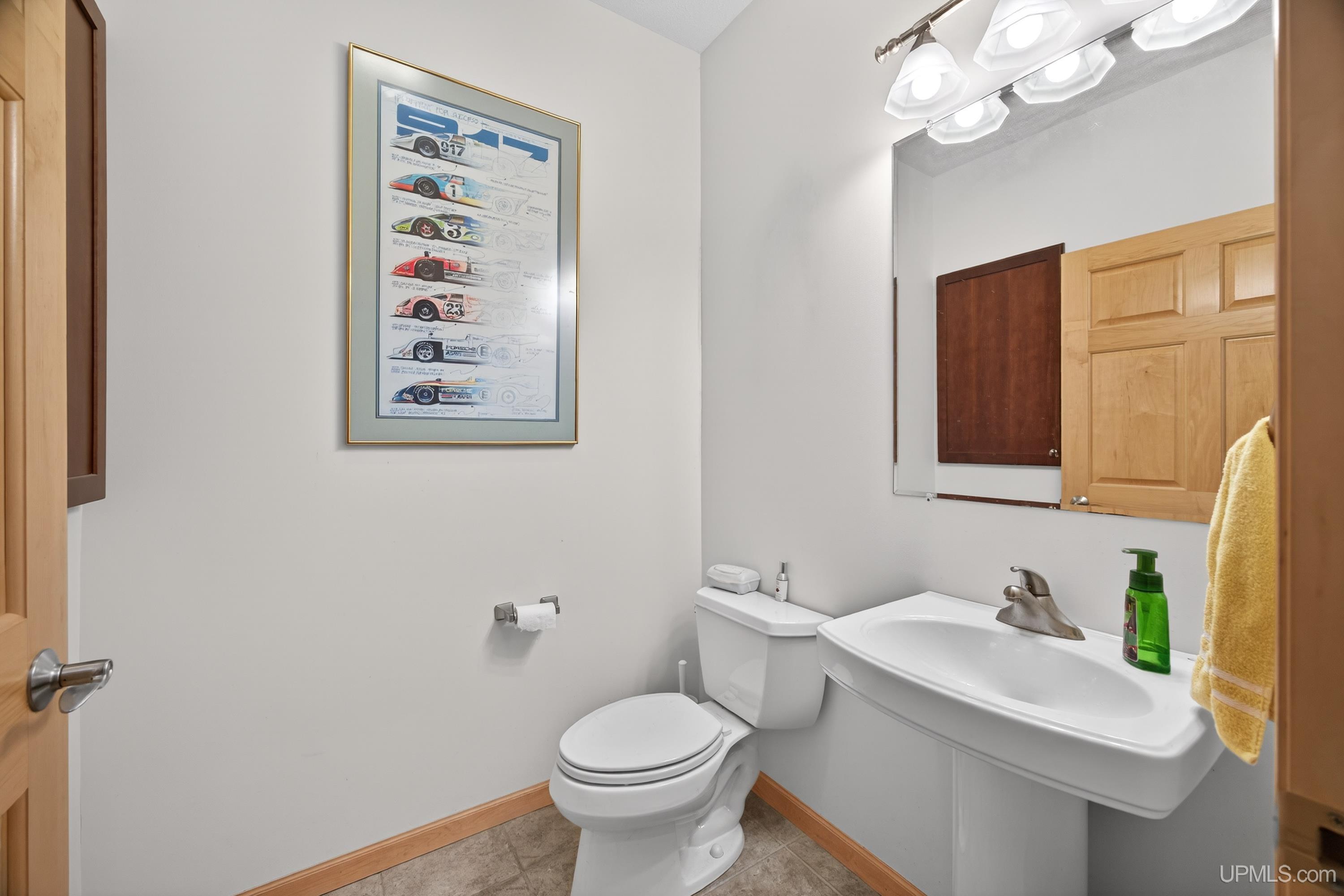 Houghton, Michigan, 49931, United States, 3 Bedrooms Bedrooms, ,4 BathroomsBathrooms,Residential,For Sale,2029605