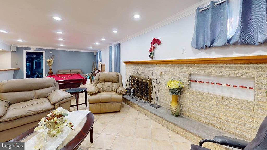 Silver Spring, Maryland, 20902, United States, 3 Bedrooms Bedrooms, ,3 BathroomsBathrooms,Residential,For Sale,1931688