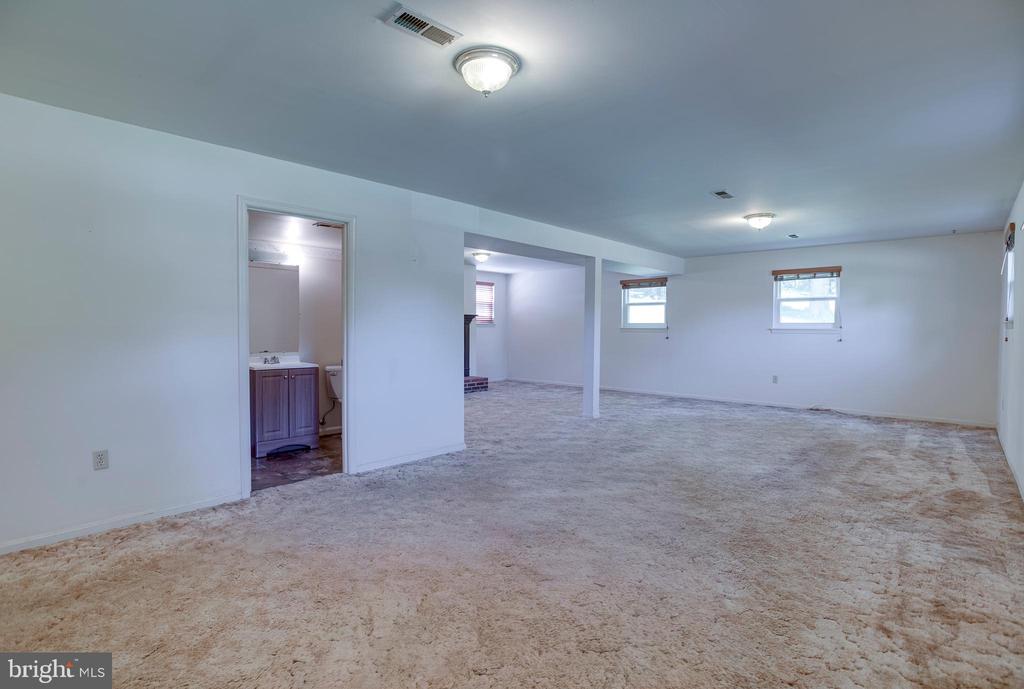 Warrenton, Virginia, 20187, United States, 3 Bedrooms Bedrooms, ,3 BathroomsBathrooms,Residential,For Sale,2049291