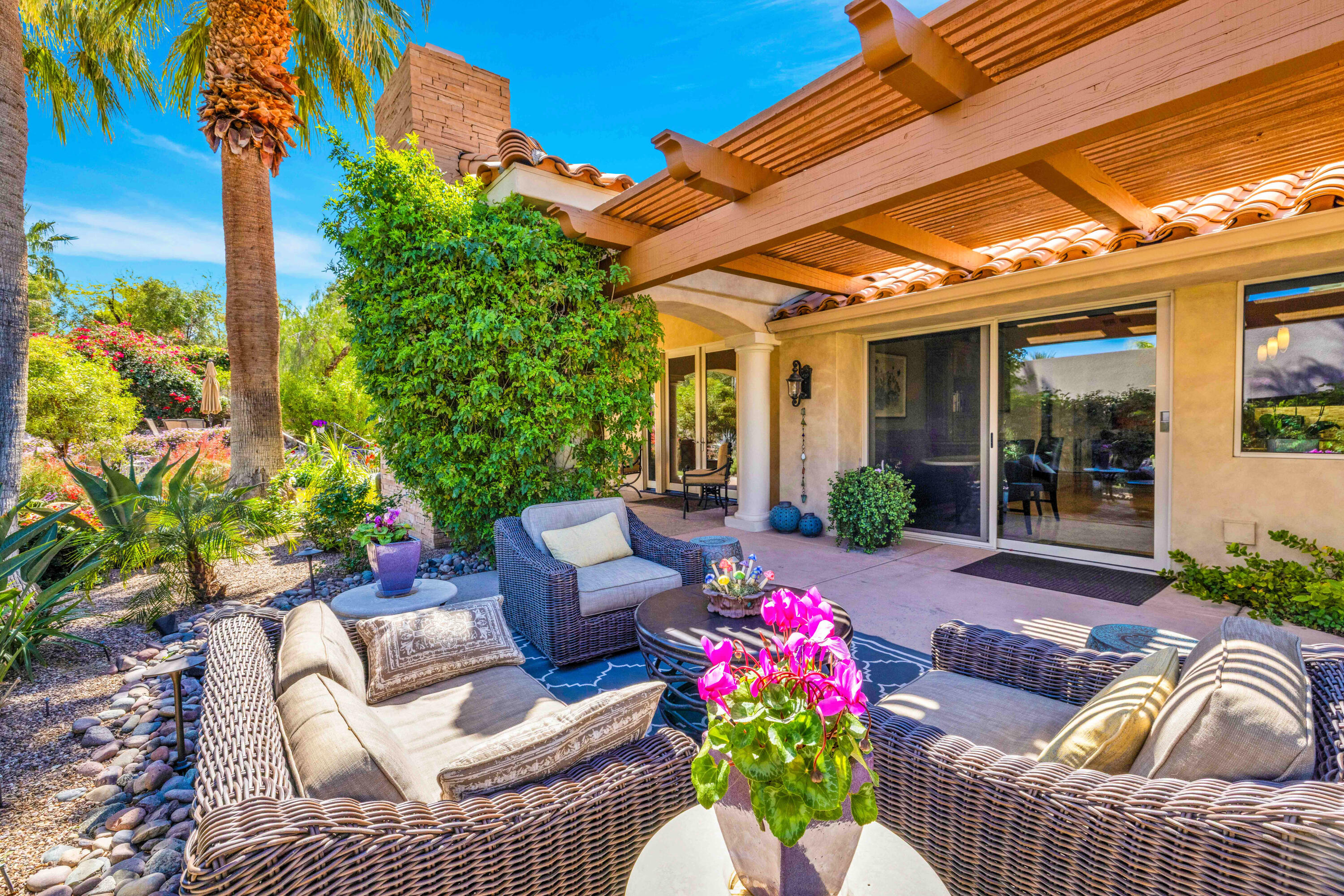 Palm Desert, California, 92260, United States, 3 Bedrooms Bedrooms, ,4 BathroomsBathrooms,Residential,For Sale,1986213