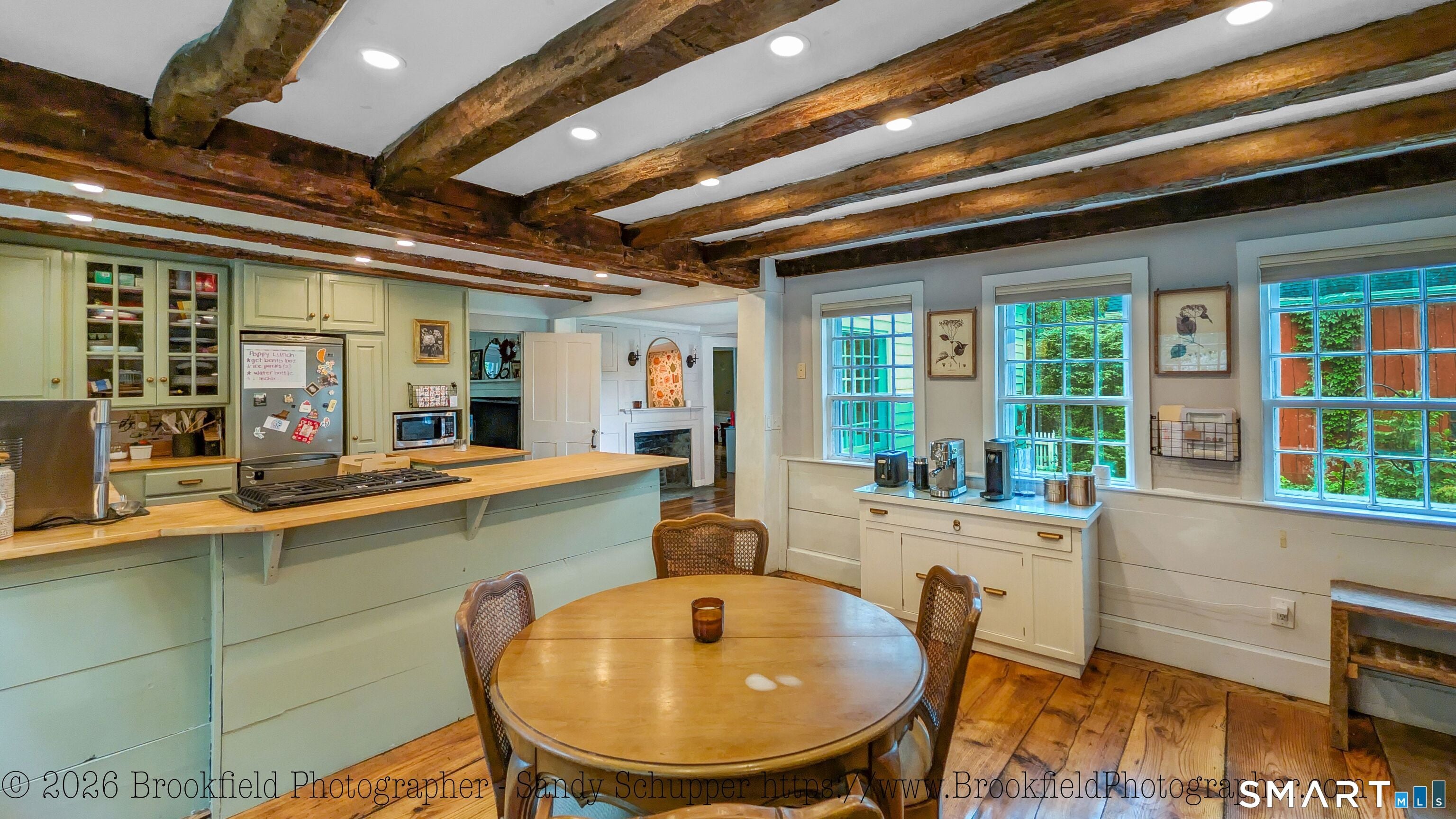 Southbury, Connecticut, 06488, United States, 3 Bedrooms Bedrooms, ,3 BathroomsBathrooms,Residential,For Sale,2048179