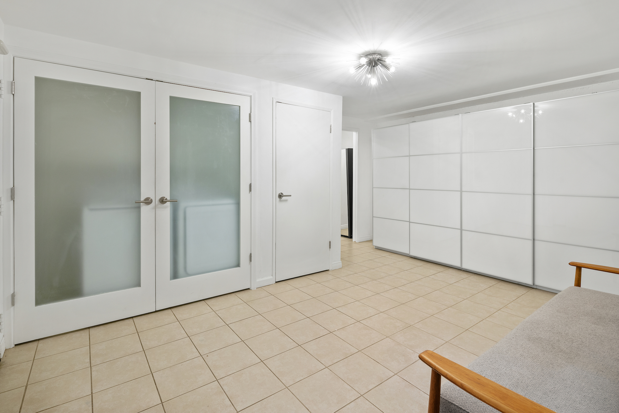 Los Angeles, California, 90025, United States, 2 Bedrooms Bedrooms, ,3 BathroomsBathrooms,Residential,For Sale,1860542