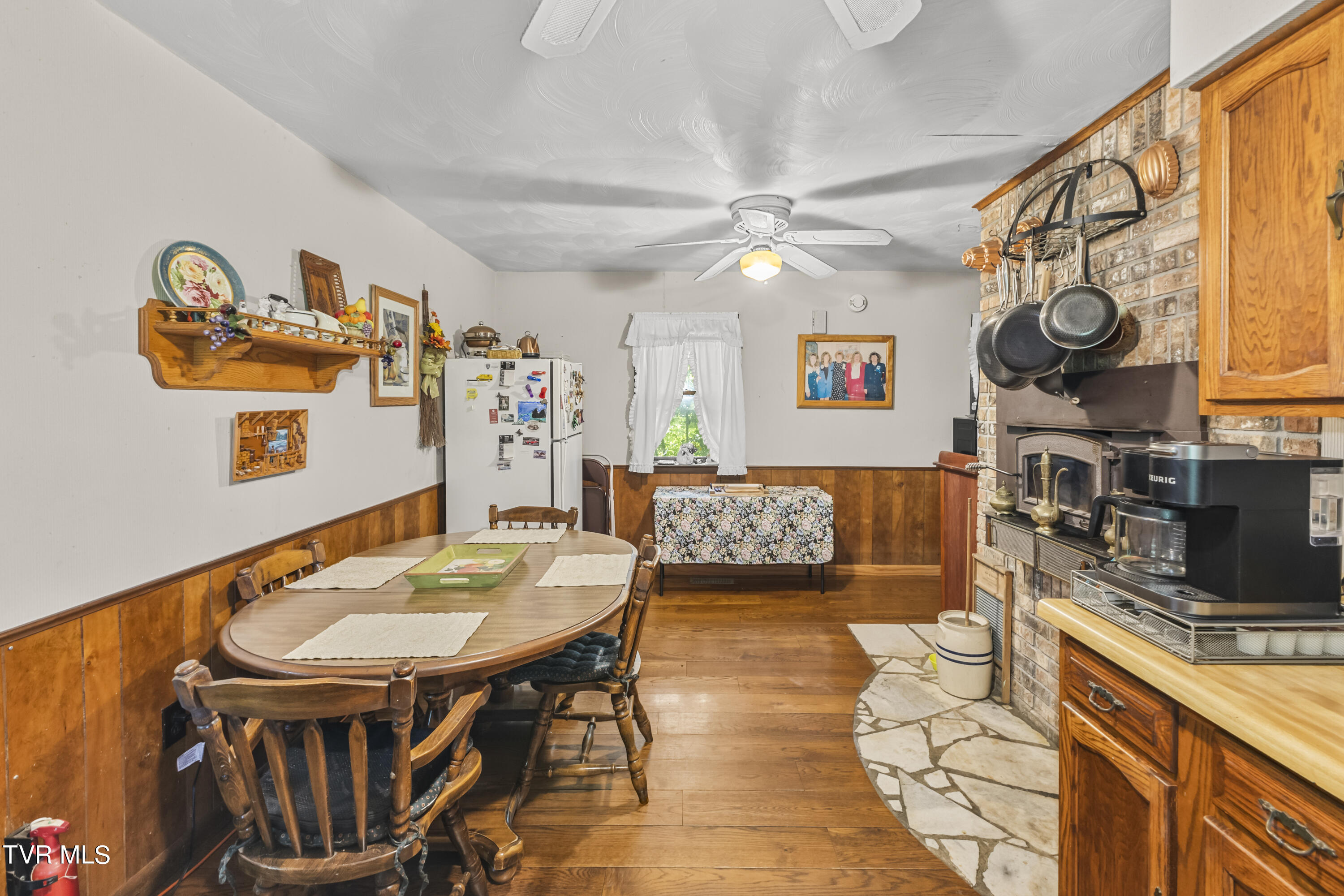 Jonesborough, Tennessee, 37659, United States, 3 Bedrooms Bedrooms, ,3 BathroomsBathrooms,Residential,For Sale,1888653