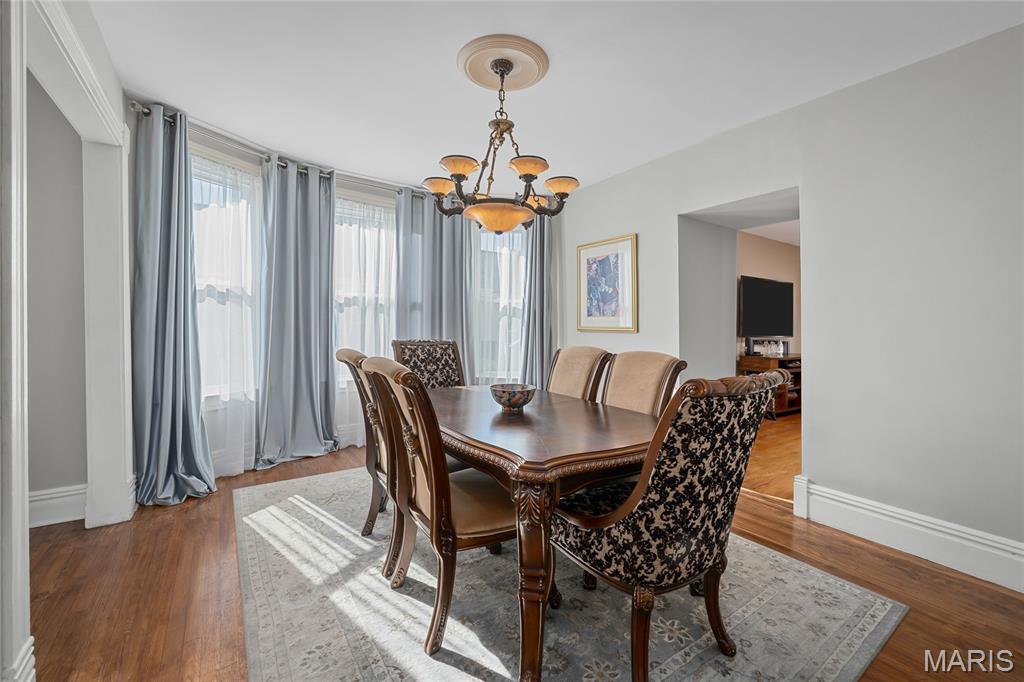 Kirkwood, Missouri, 63122, United States, 4 Bedrooms Bedrooms, ,4 BathroomsBathrooms,Residential,For Sale,1986224