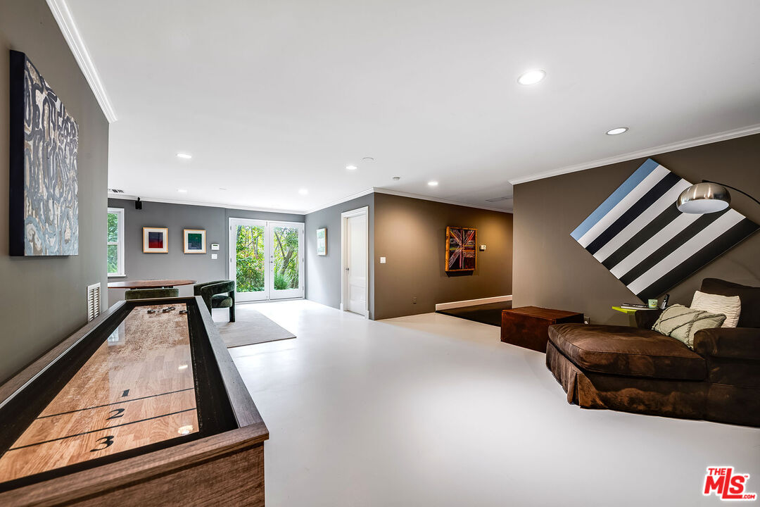 Los Angeles, California, 90077, United States, 5 Bedrooms Bedrooms, ,7 BathroomsBathrooms,Residential,For Sale,1827640