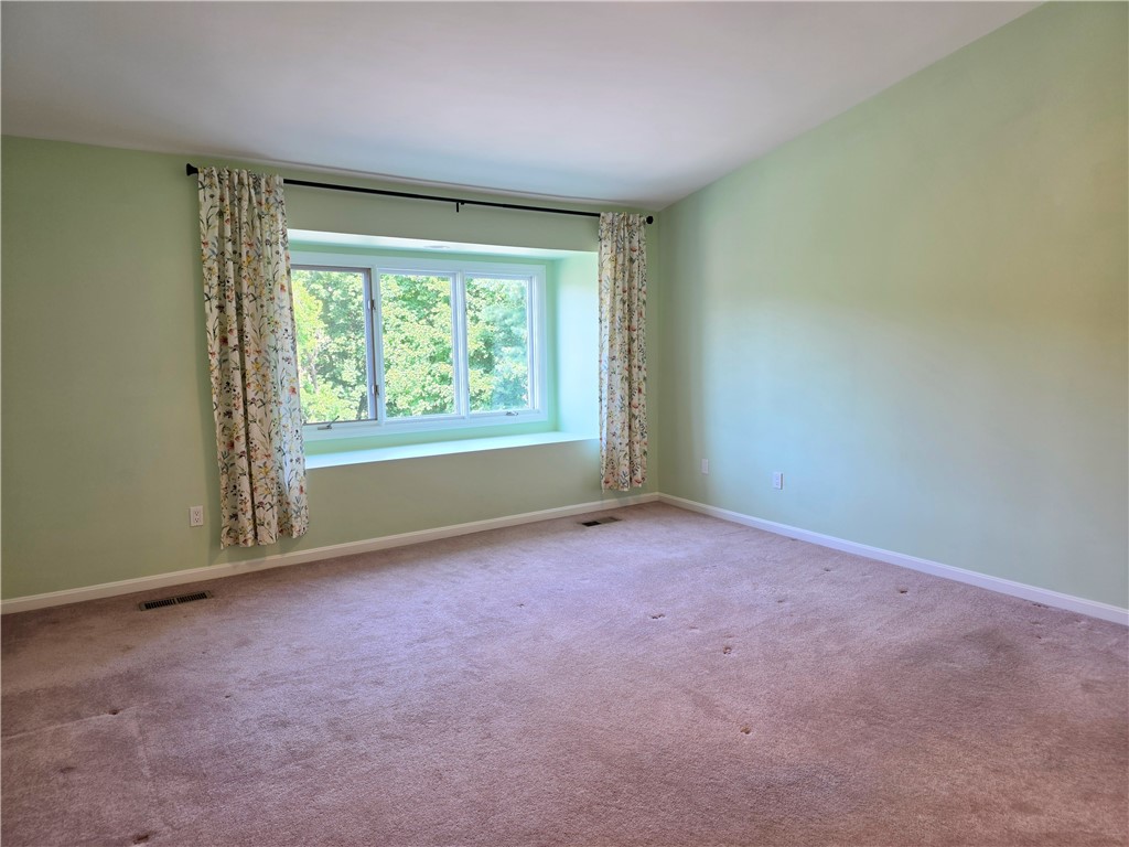 Cranston, Rhode Island, 02920, United States, 2 Bedrooms Bedrooms, ,3 BathroomsBathrooms,Residential,For Sale,1913693
