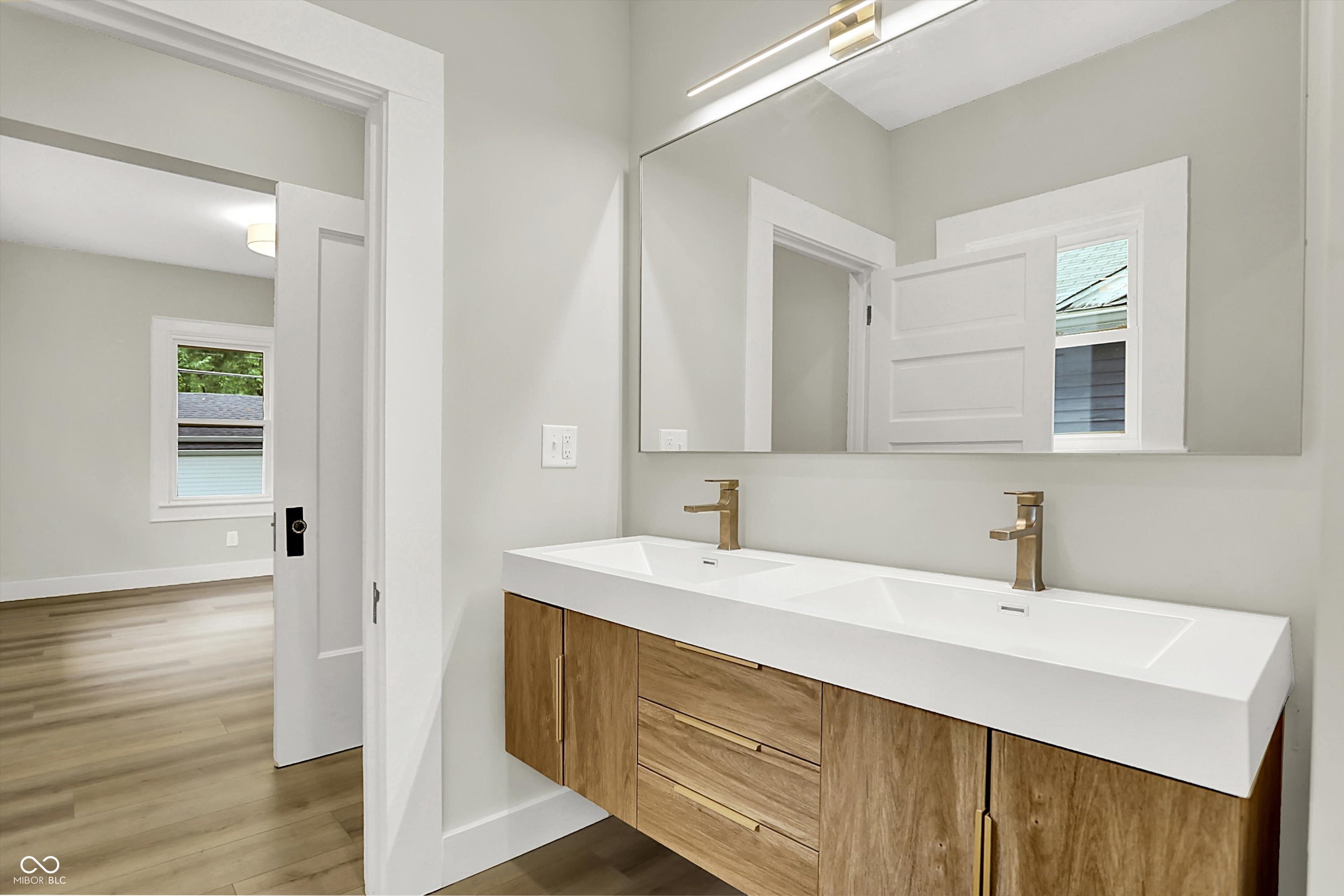 Indianapolis, Indiana, 46205, United States, 3 Bedrooms Bedrooms, ,3 BathroomsBathrooms,Residential,For Sale,1982816