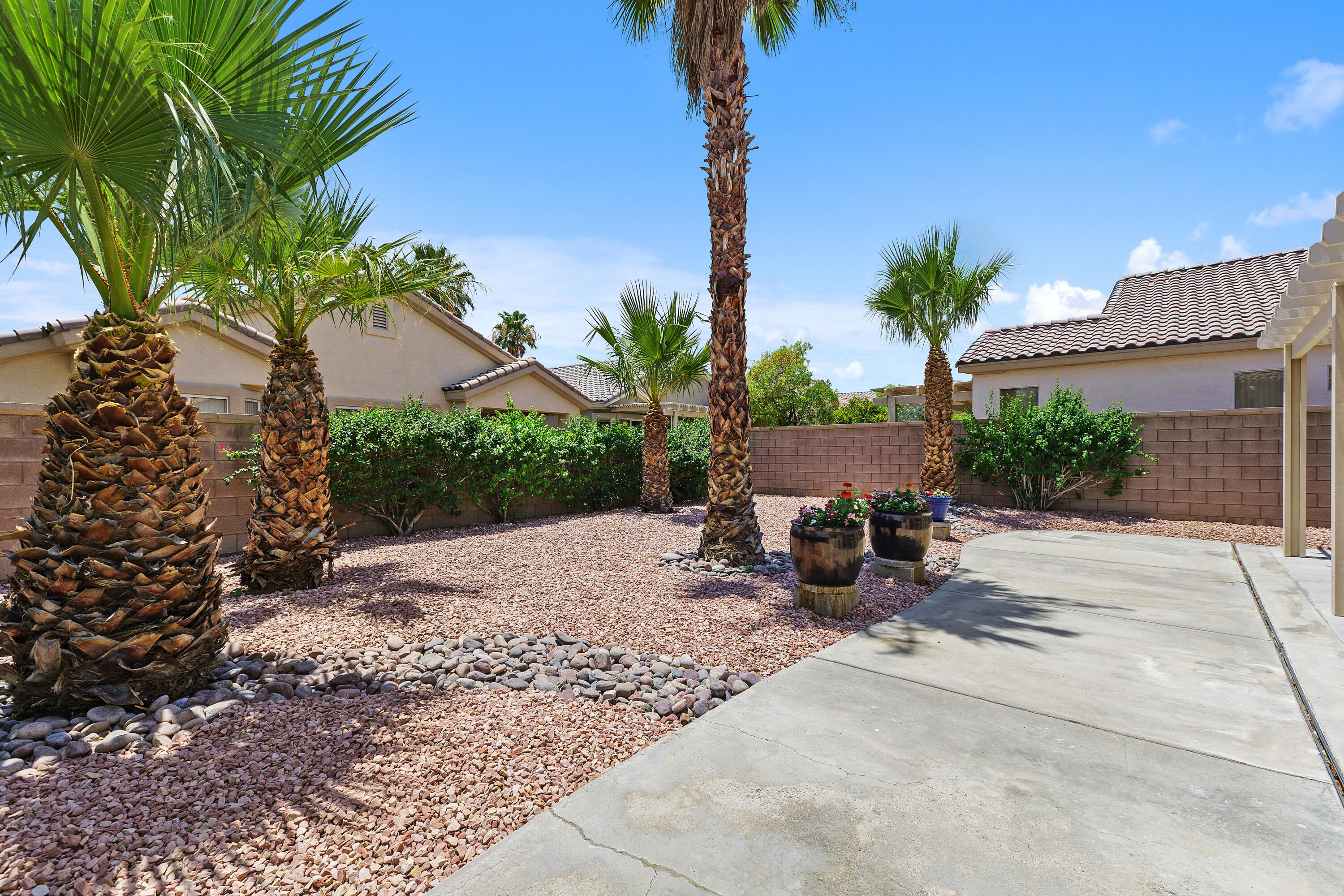 Palm Desert, California, 92211, United States, 2 Bedrooms Bedrooms, ,2 BathroomsBathrooms,Residential,For Sale,1955096