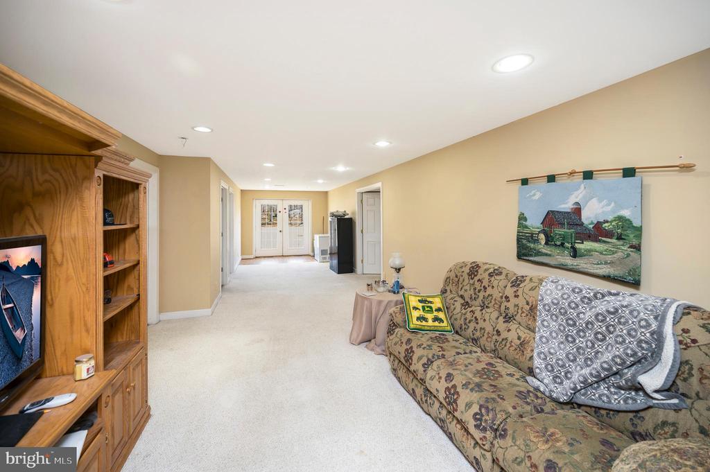 Sumerduck, Virginia, 22742, United States, 4 Bedrooms Bedrooms, ,5 BathroomsBathrooms,Residential,For Sale,2048793