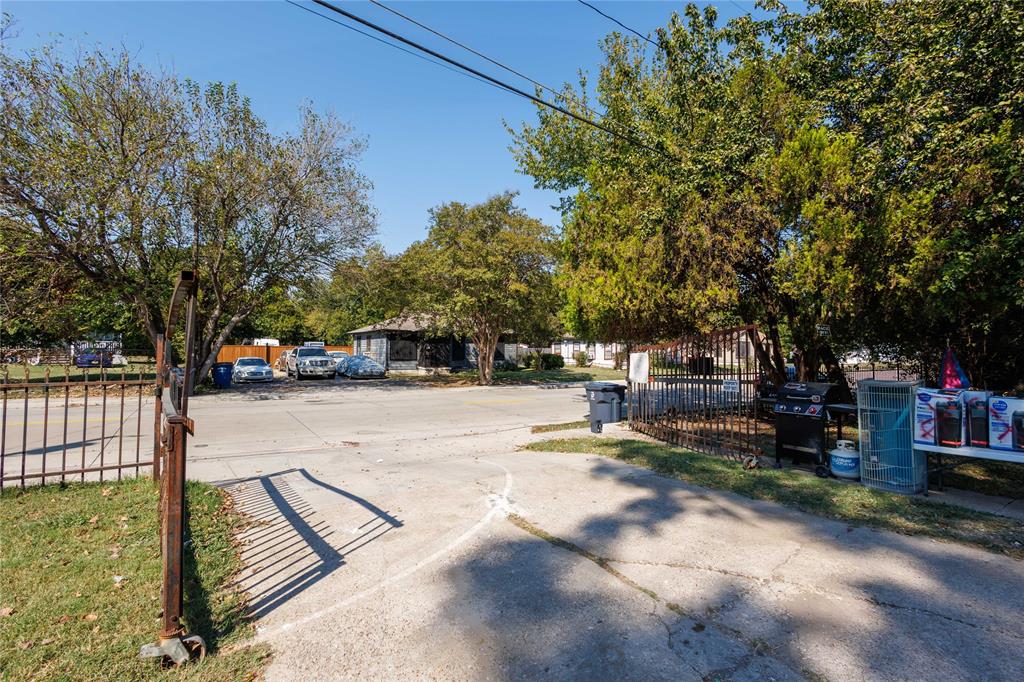 Dallas, Texas, 75216, United States, 5 Bedrooms Bedrooms, ,1 BathroomBathrooms,Residential,For Sale,1851702