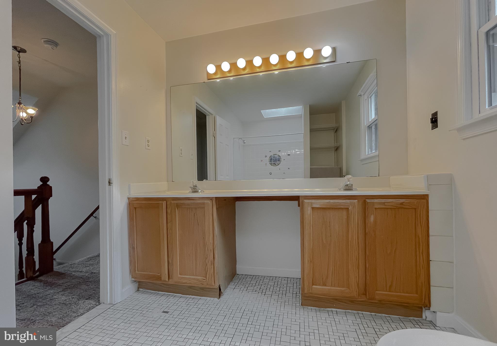 Waldorf, Maryland, 20603, United States, 5 Bedrooms Bedrooms, ,3 BathroomsBathrooms,Residential,For Sale,1928976