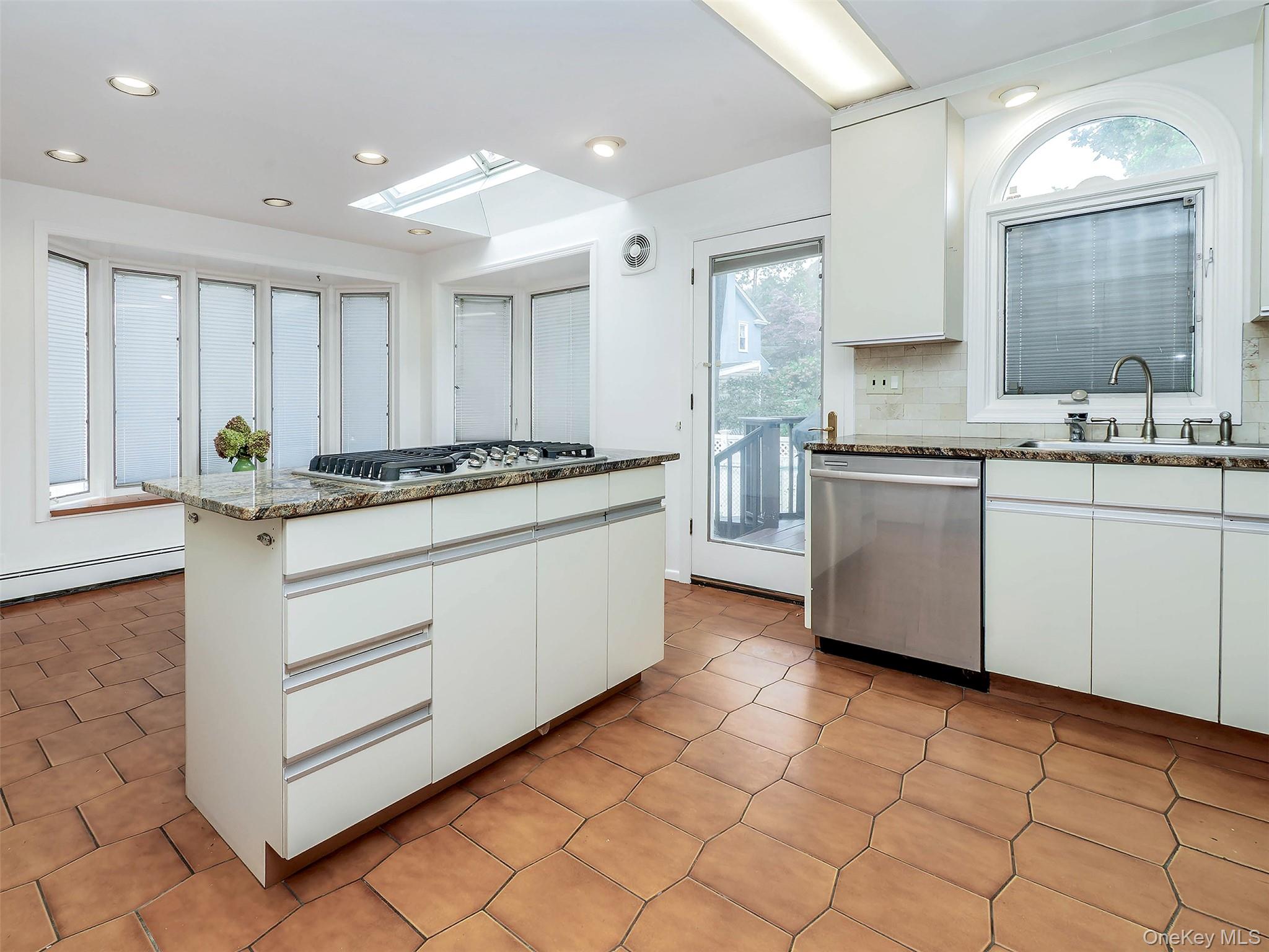  24 Downing Avenue, Sea Cliff, NY, 11579 - 物件實景