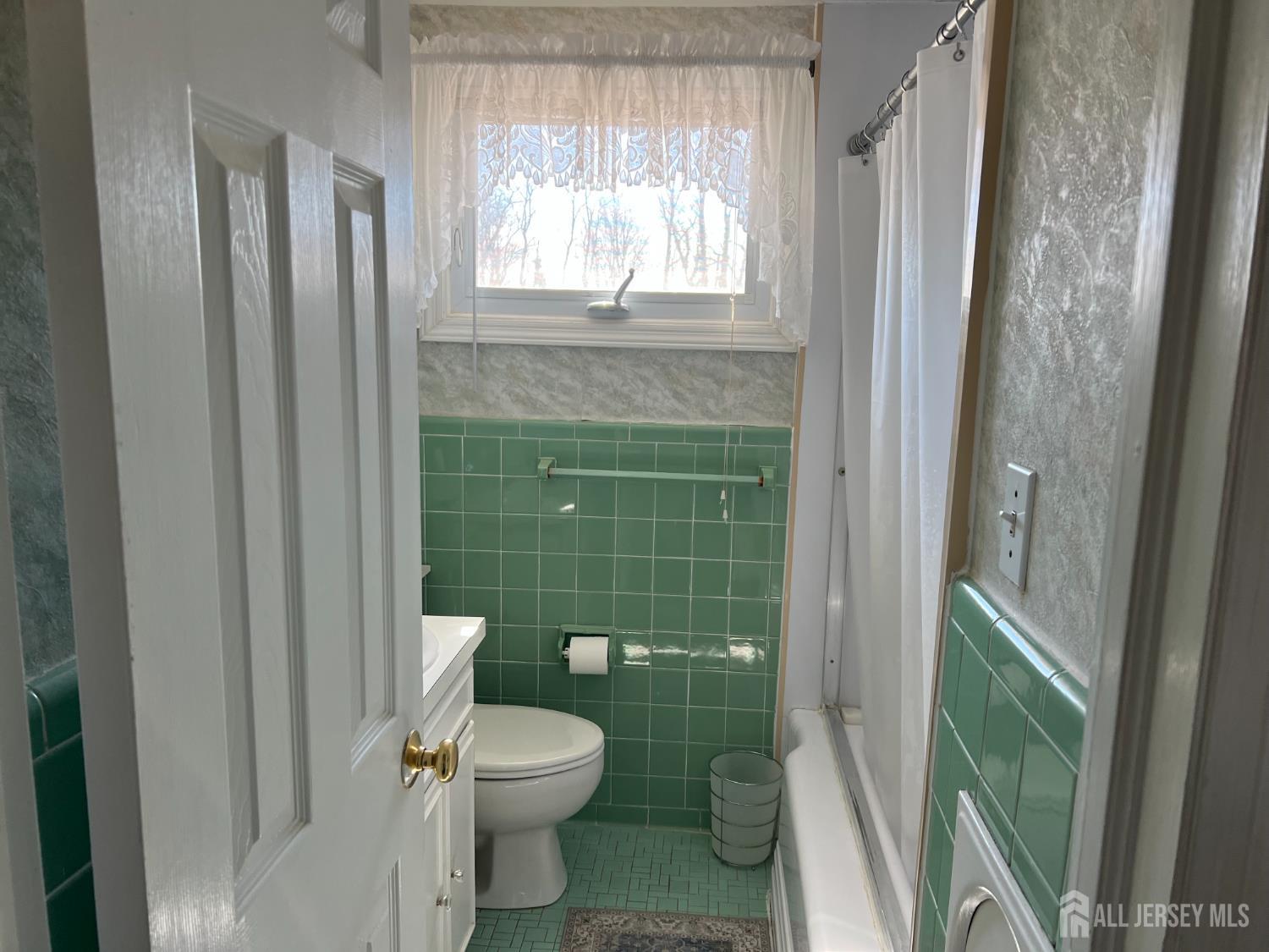 East Brunswick, New Jersey, 08816, United States, 3 Bedrooms Bedrooms, ,1 BathroomBathrooms,Residential,For Sale,2026561