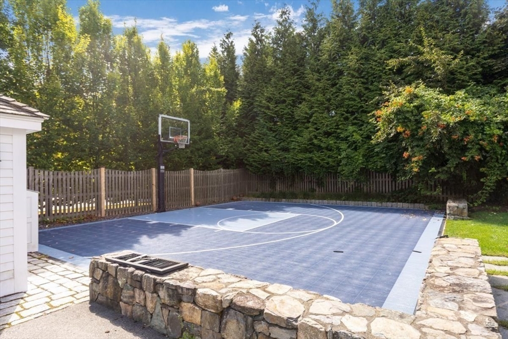 Hingham, Massachusetts, 02043, United States, 6 Bedrooms Bedrooms, ,5 BathroomsBathrooms,Residential,For Sale,1969393