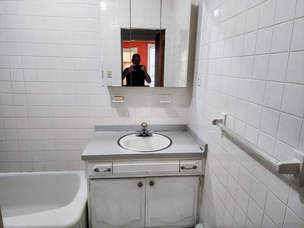 Boston, Massachusetts, 02128, United States, 4 Bedrooms Bedrooms, ,2 BathroomsBathrooms,Residential,For Sale,1975613