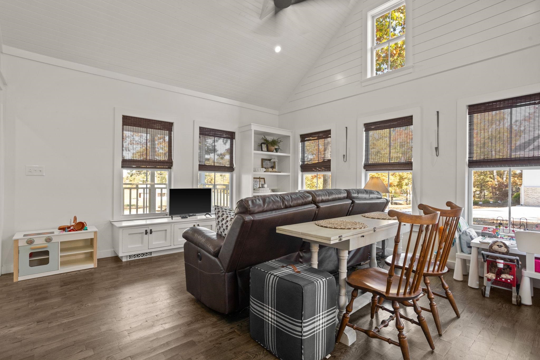 Chesnee, South Carolina, 29323, United States, 3 Bedrooms Bedrooms, ,3 BathroomsBathrooms,Residential,For Sale,1988598