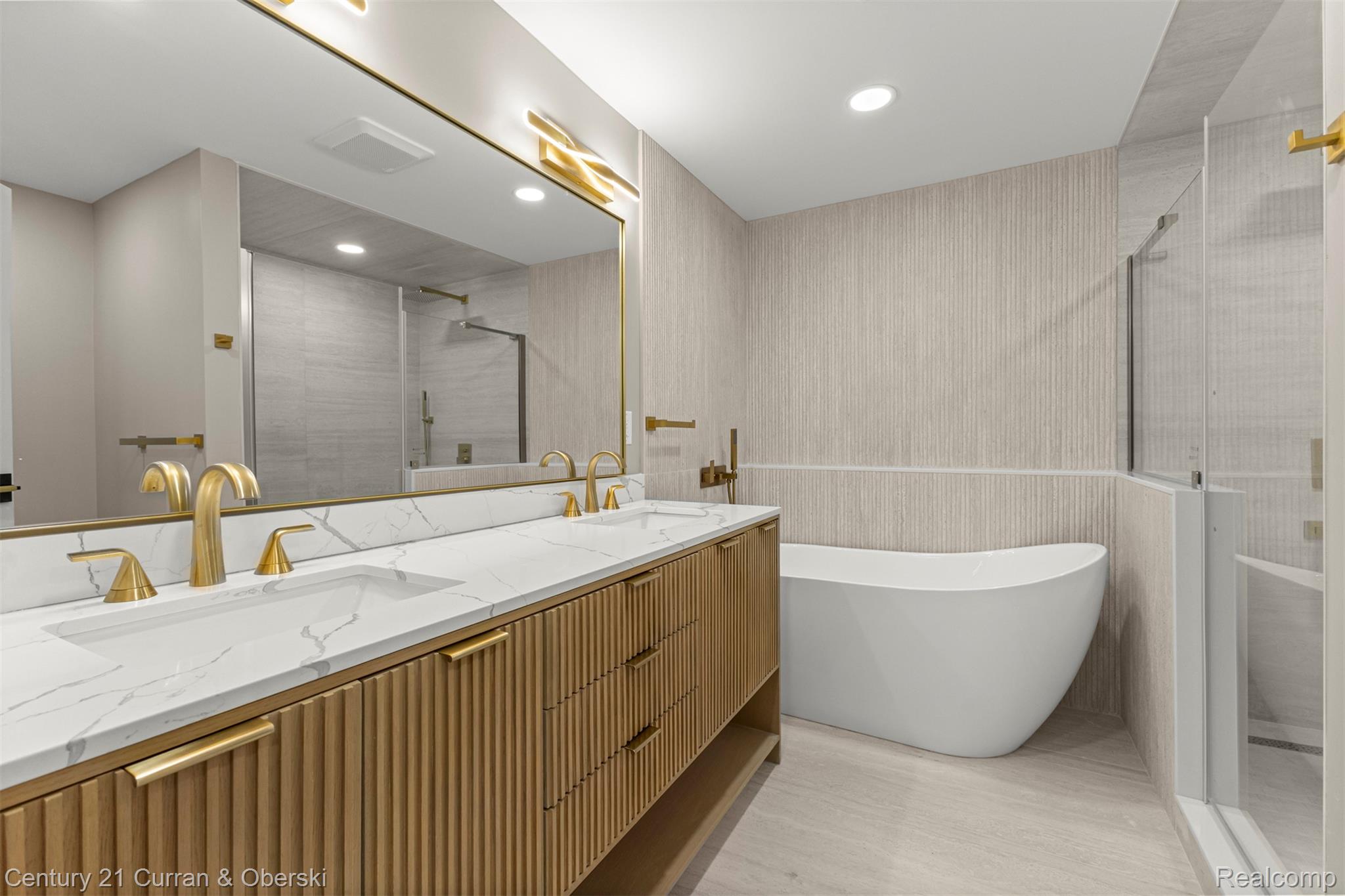 Dearborn, Michigan, 48128, United States, 5 Bedrooms Bedrooms, ,5 BathroomsBathrooms,Residential,For Sale,2030794
