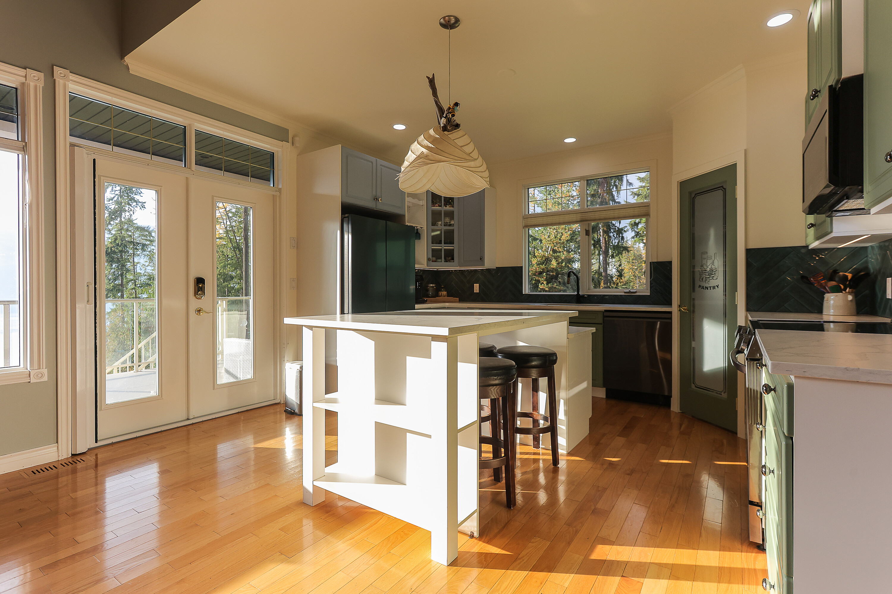  Nakusp Waterfront Estate - 物件實景