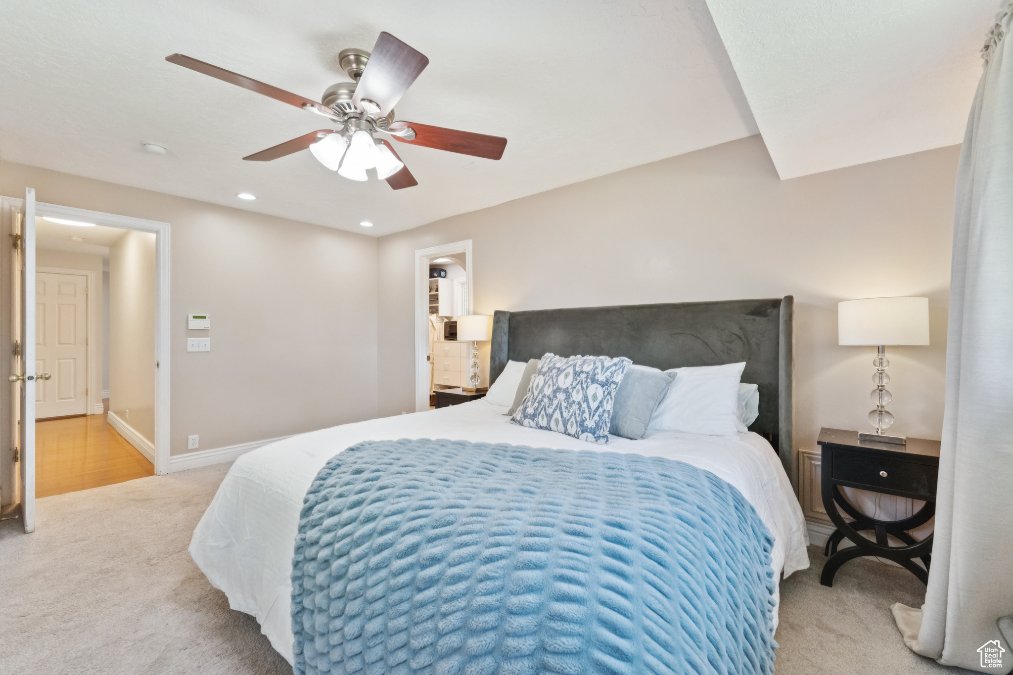 Draper, Utah, 84020, United States, 6 Bedrooms Bedrooms, ,4 BathroomsBathrooms,Residential,For Sale,1848551