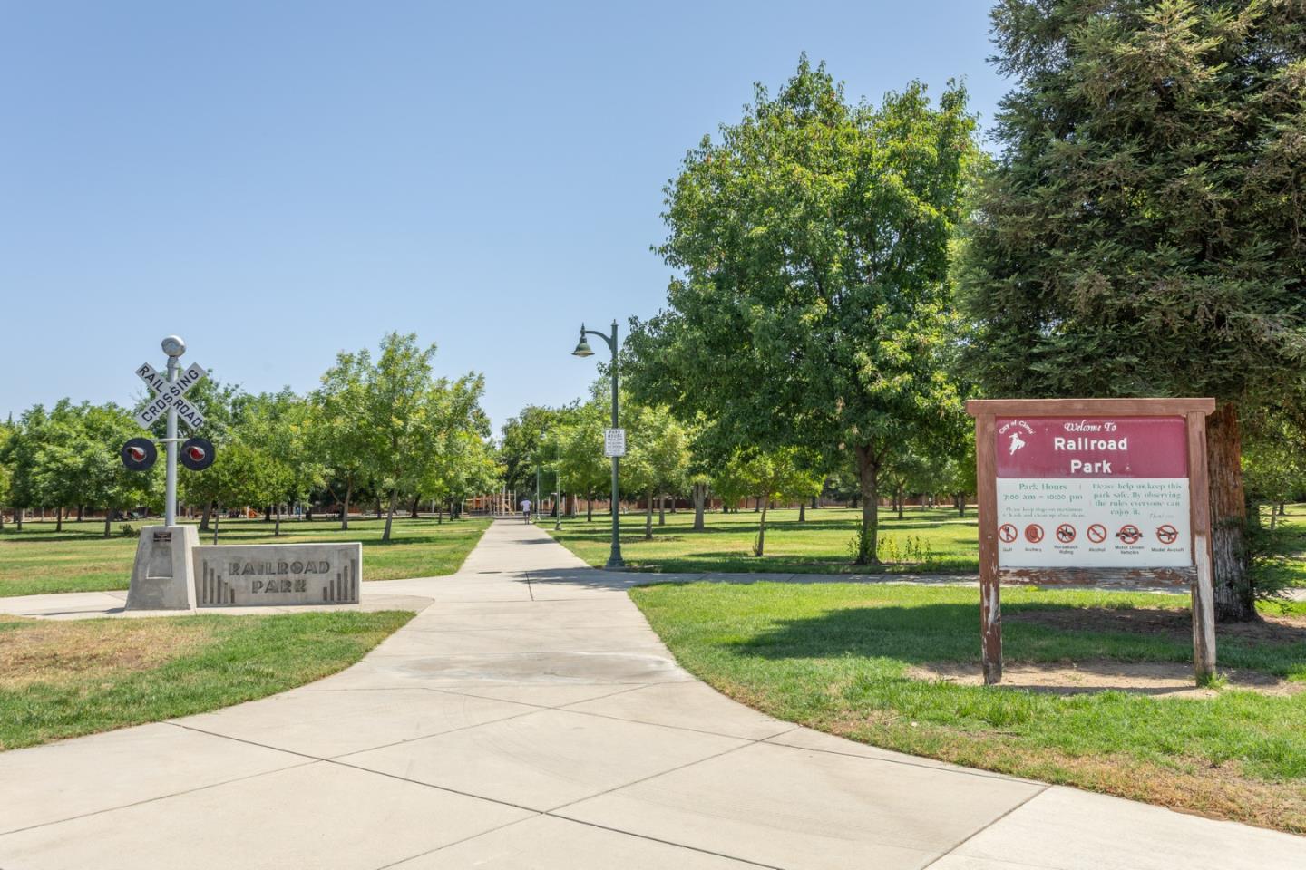 Clovis, California, 93611, United States, 4 Bedrooms Bedrooms, ,2 BathroomsBathrooms,Residential,For Sale,1907507