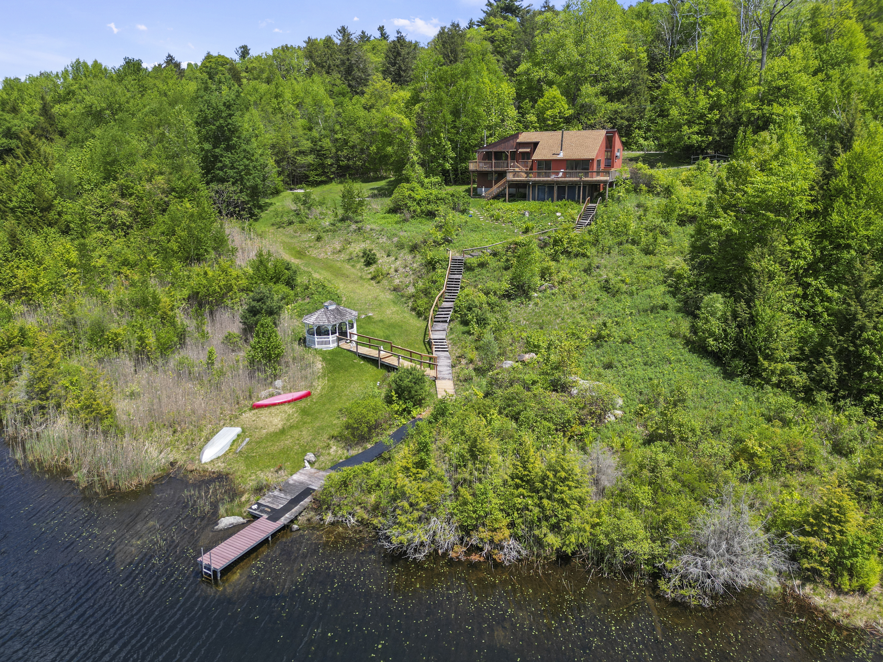  Exceptional Waterfront Retreat on Tranquil Hayes Pond - 物件實景