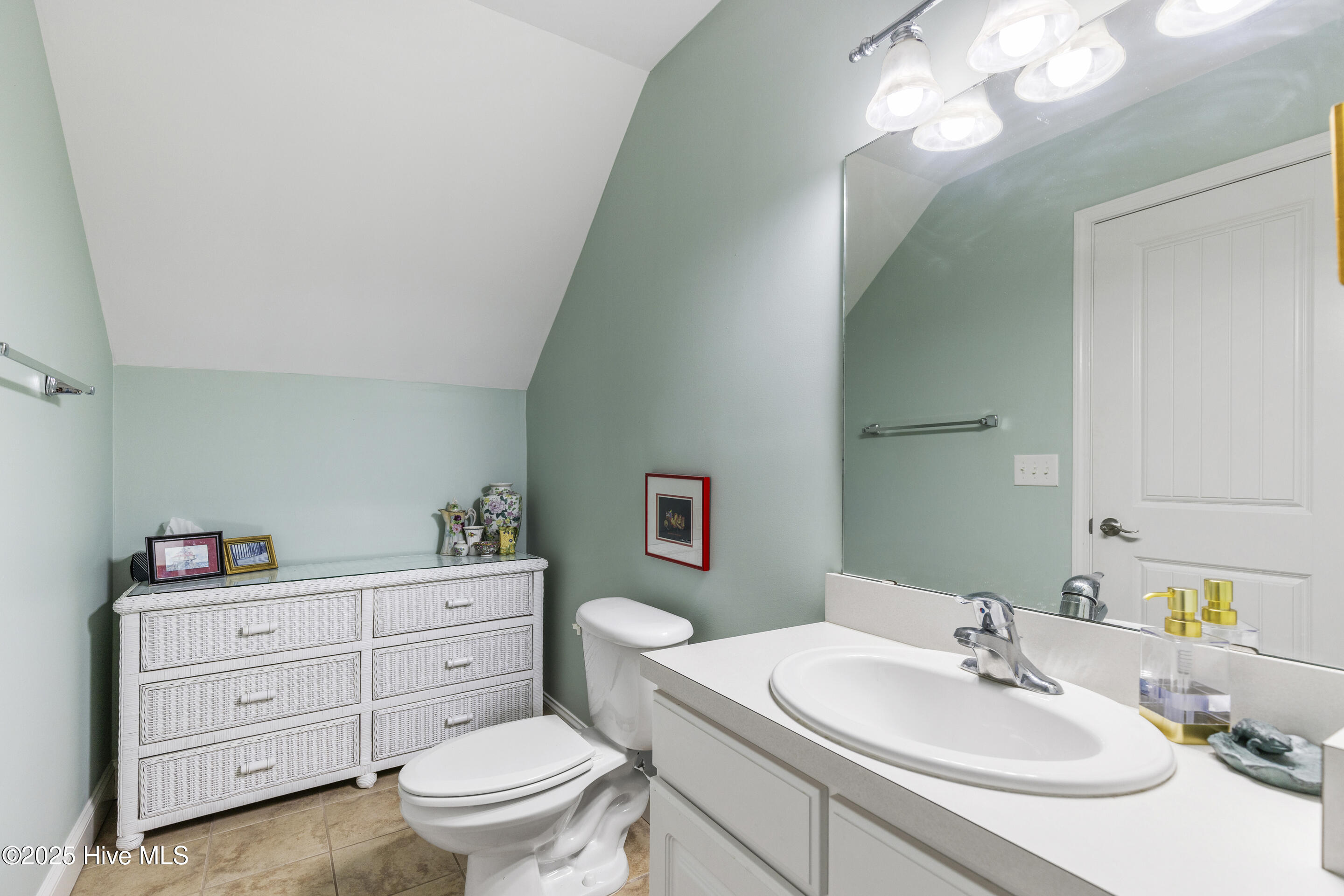 Southport, North Carolina, 28461, United States, 4 Bedrooms Bedrooms, ,3 BathroomsBathrooms,Residential,For Sale,1793848