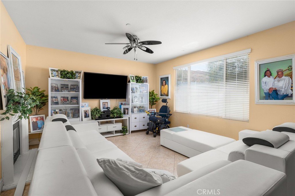 San Bernardino, California, 92407, United States, 5 Bedrooms Bedrooms, ,3 BathroomsBathrooms,Residential,For Sale,1981349