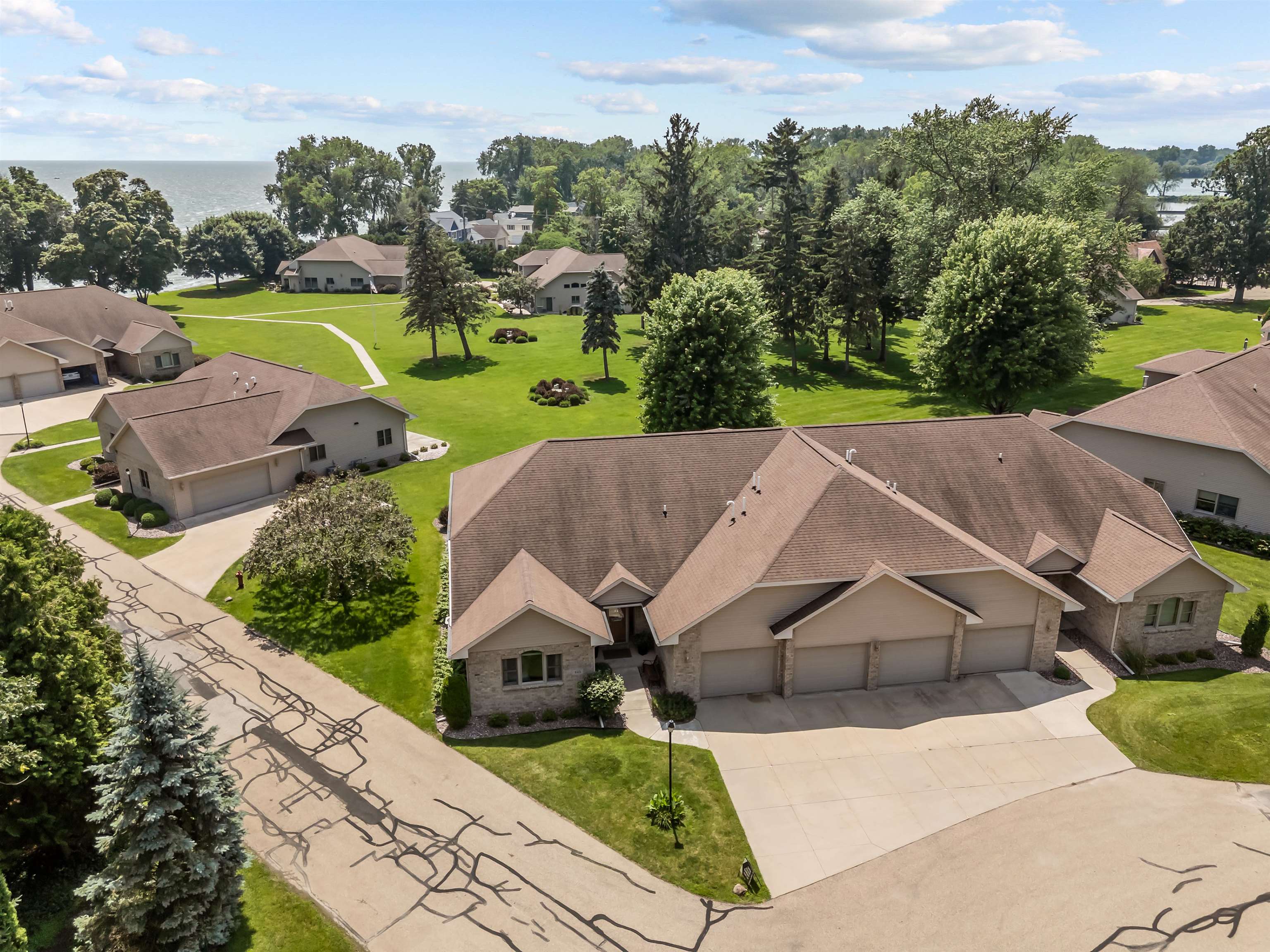 Menasha, Wisconsin, 54952, United States, 3 Bedrooms Bedrooms, ,3 BathroomsBathrooms,Residential,For Sale,1981265