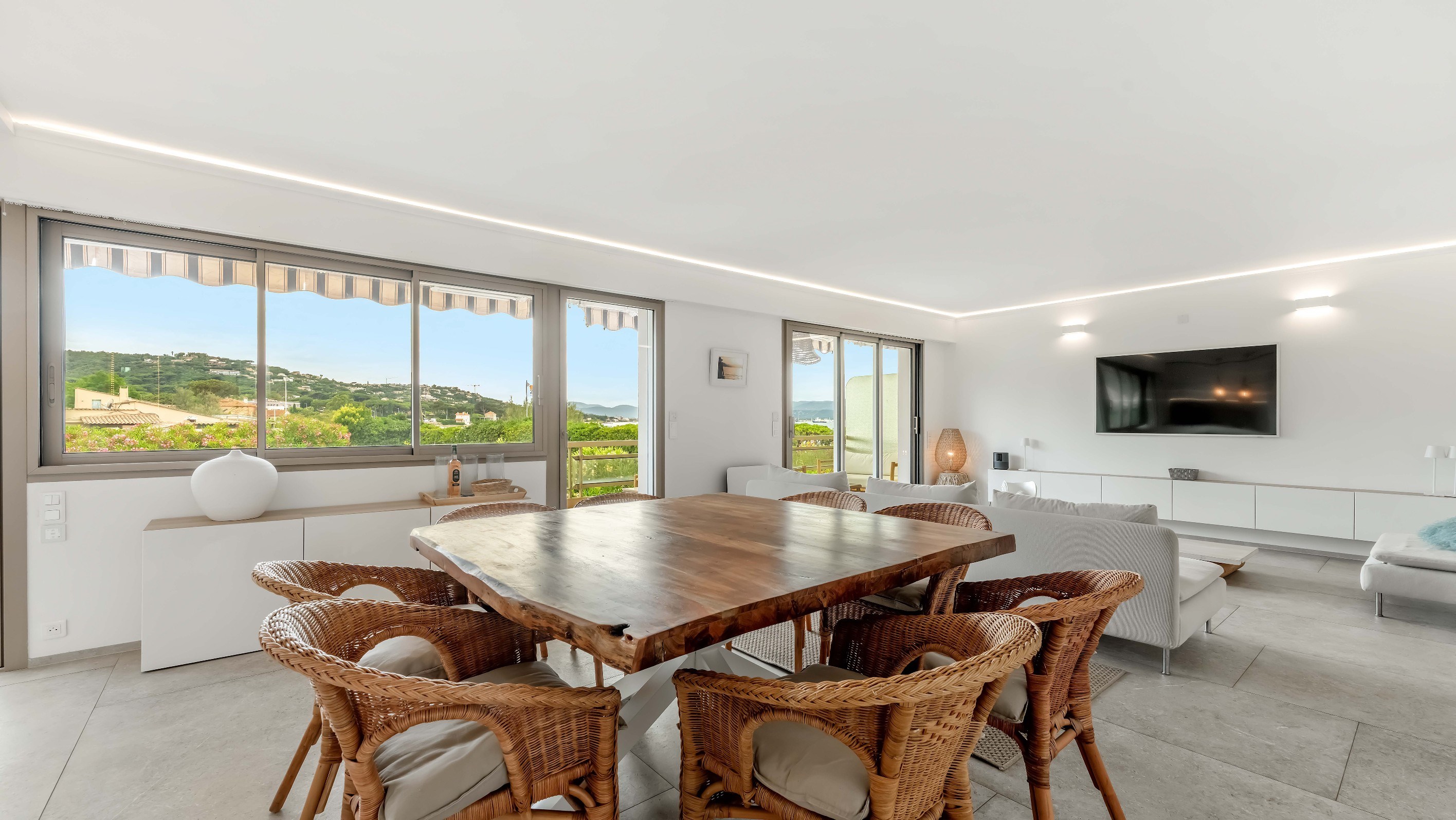  Waterfront 3 bedrooms apartment with private beach access near Saint-Tropez vil… - 物件實景