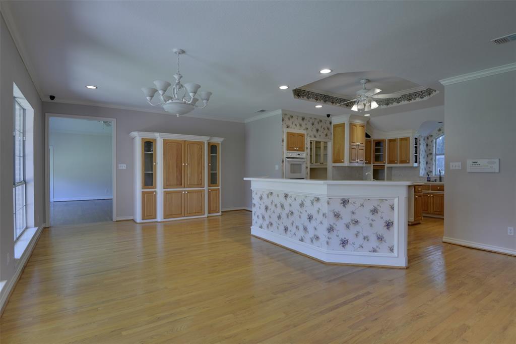 Arlington, Texas, 76015, United States, 4 Bedrooms Bedrooms, ,3 BathroomsBathrooms,Residential,For Sale,1984370