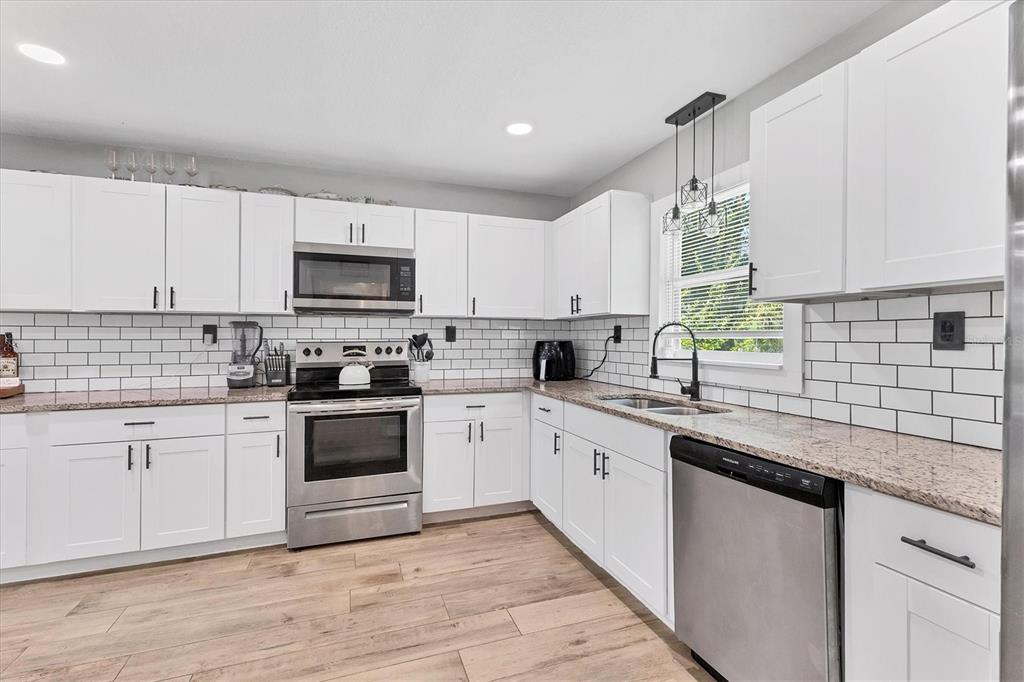 Wimauma, Florida, 33598, United States, 4 Bedrooms Bedrooms, ,4 BathroomsBathrooms,Residential,For Sale,1918818