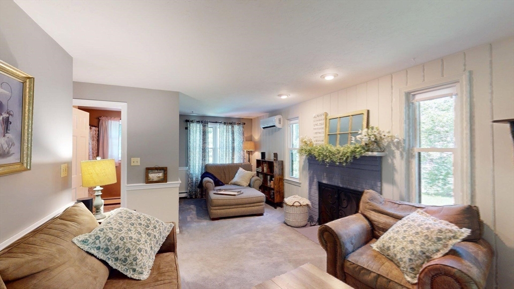 Franklin, Massachusetts, 02038, United States, 3 Bedrooms Bedrooms, ,2 BathroomsBathrooms,Residential,For Sale,1976390