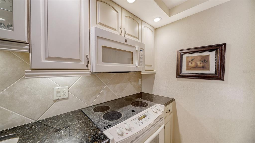 Sarasota, Florida, 34236, United States, 2 Bedrooms Bedrooms, ,2 BathroomsBathrooms,Residential,For Sale,1793887