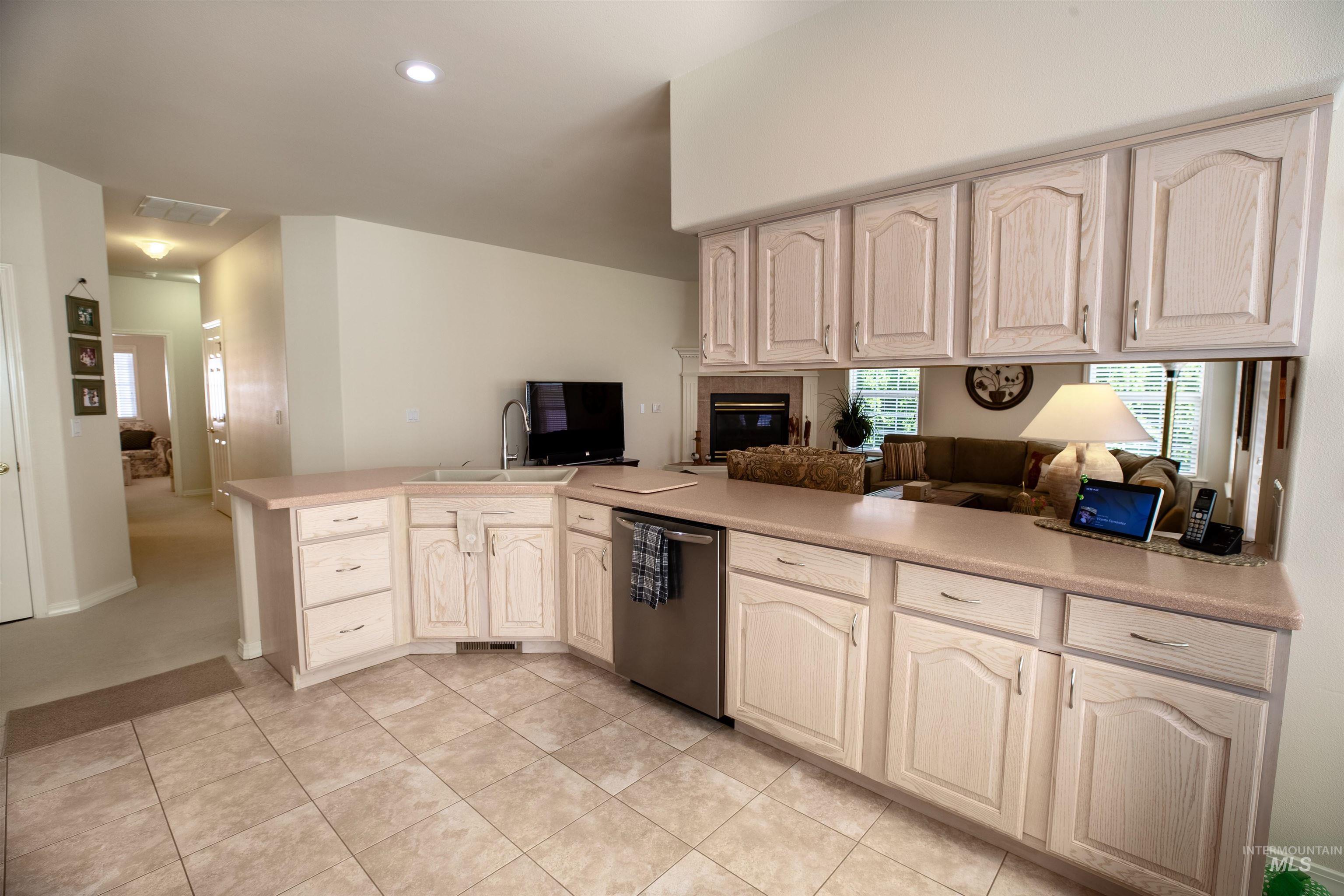 Meridian, Idaho, 83646, United States, 2 Bedrooms Bedrooms, ,Residential,For Sale,1889907