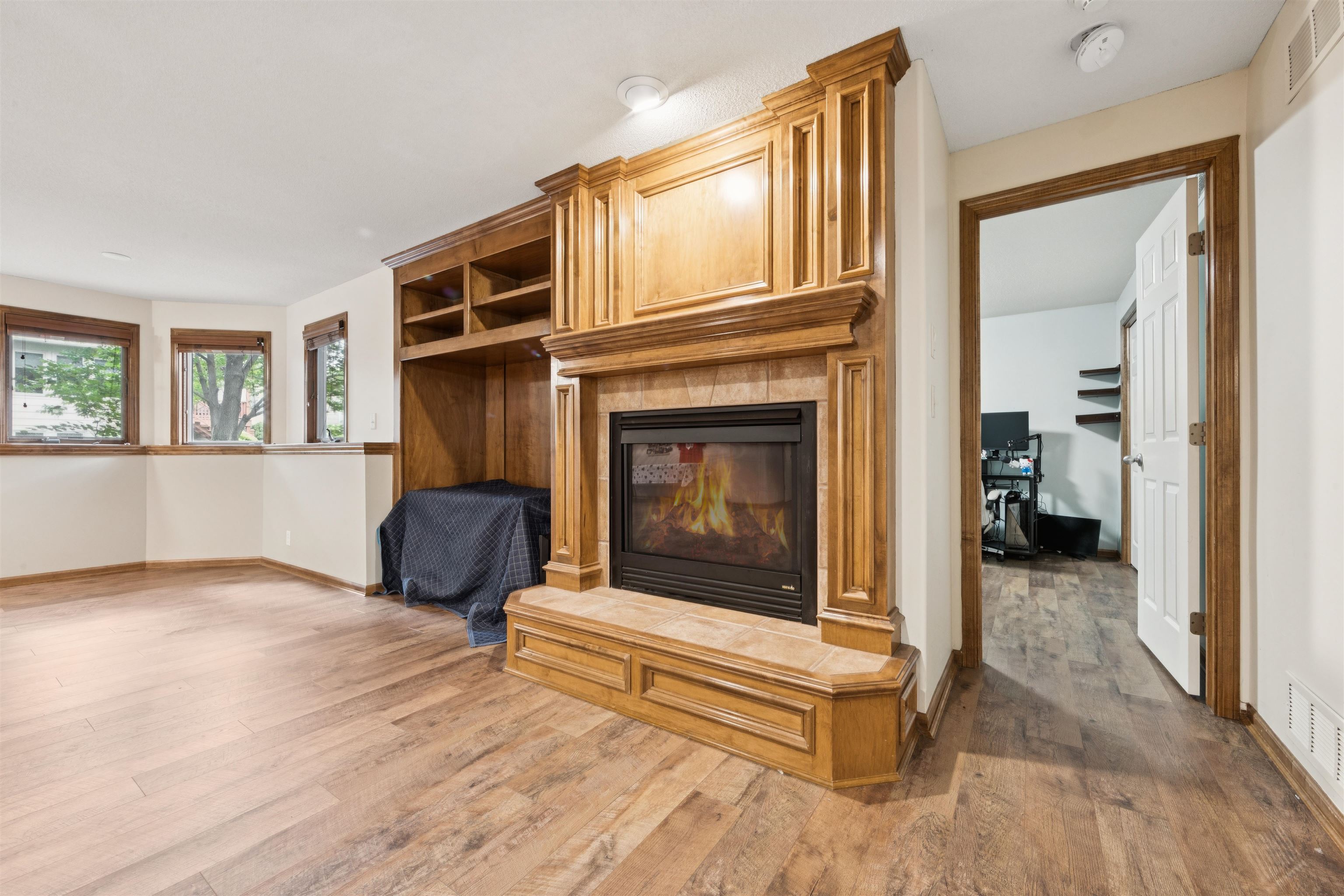 Wichita, Kansas, 67205, United States, 5 Bedrooms Bedrooms, ,3 BathroomsBathrooms,Residential,For Sale,1847235