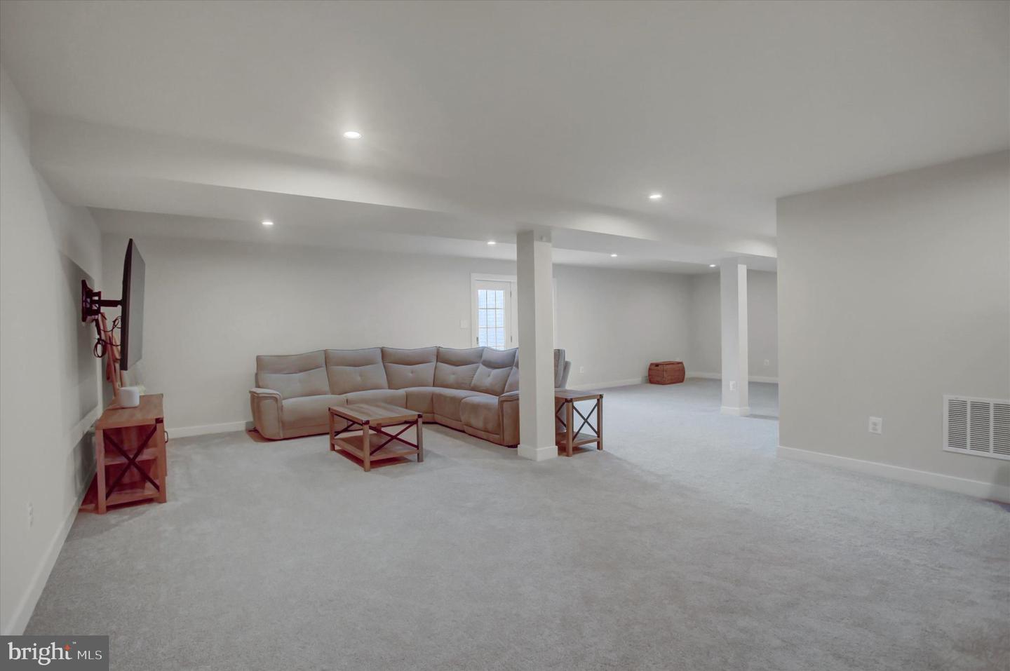 Greencastle, Pennsylvania, 17225, United States, 4 Bedrooms Bedrooms, ,4 BathroomsBathrooms,Residential,For Sale,1989287