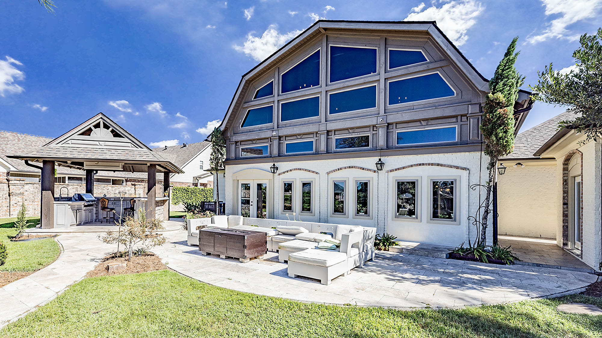 Houma, Louisiana, 70360, United States, 4 Bedrooms Bedrooms, ,5 BathroomsBathrooms,Residential,For Sale,1992086