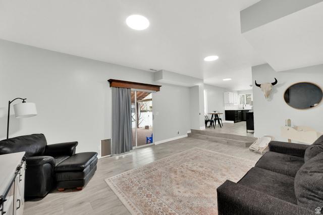 Taylorsville, Utah, 84129, United States, 3 Bedrooms Bedrooms, ,3 BathroomsBathrooms,Residential,For Sale,2014054