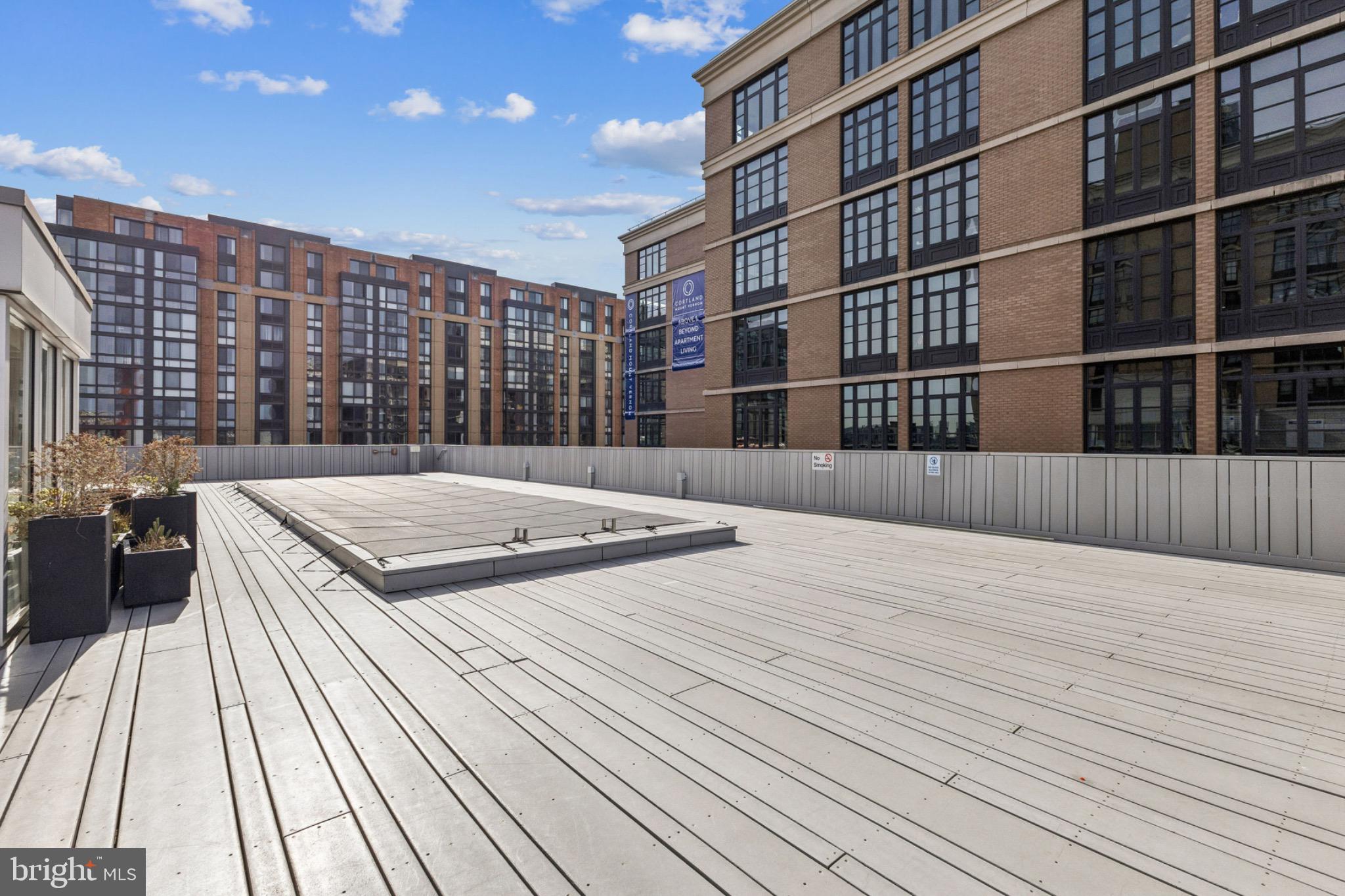 Washington, District of Columbia, 20001, United States, 1 Bedroom Bedrooms, ,2 BathroomsBathrooms,Residential,For Sale,1998777