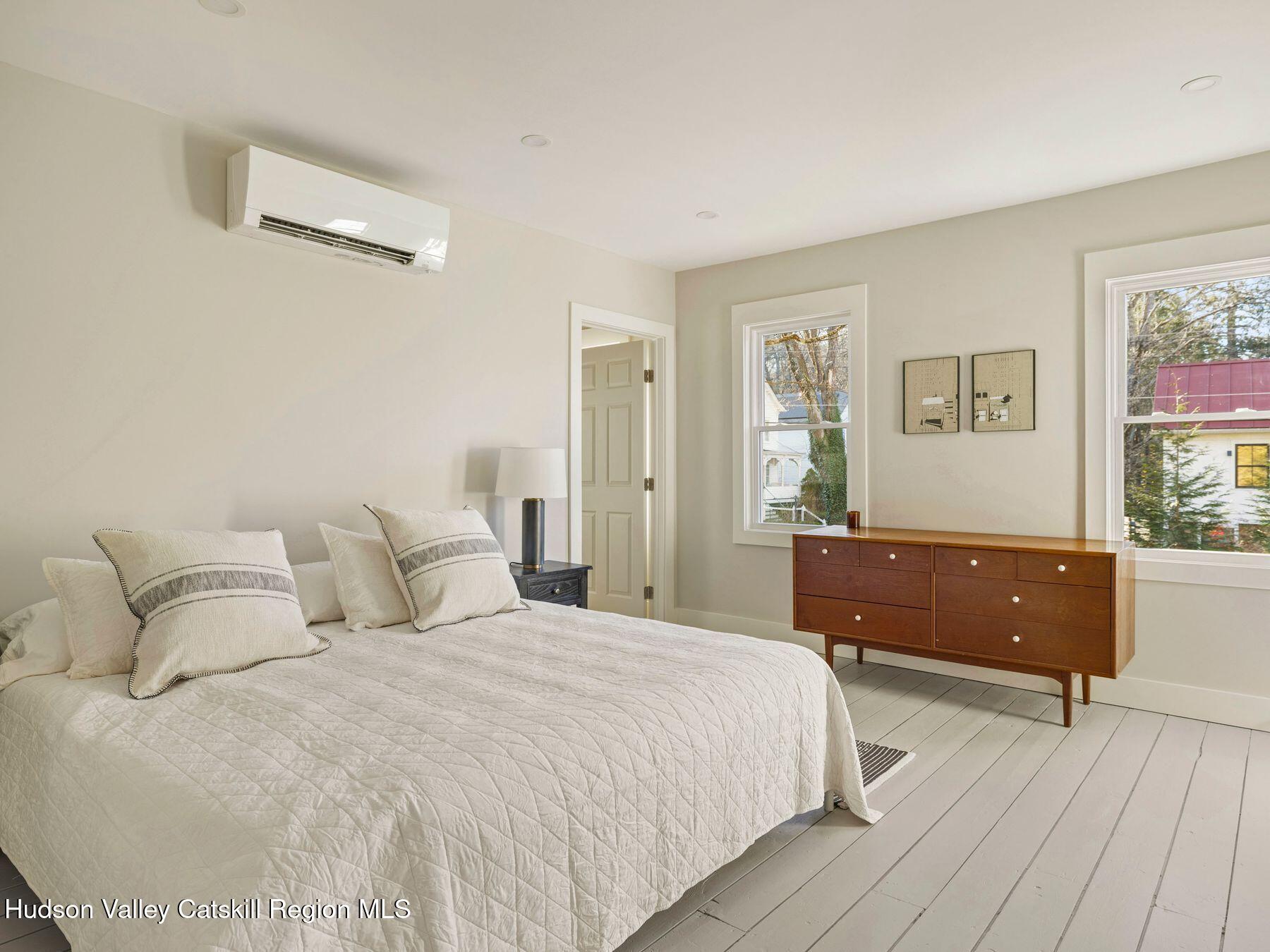 Rosendale, New York, 12472, United States, 3 Bedrooms Bedrooms, ,3 BathroomsBathrooms,Residential,For Sale,1998107