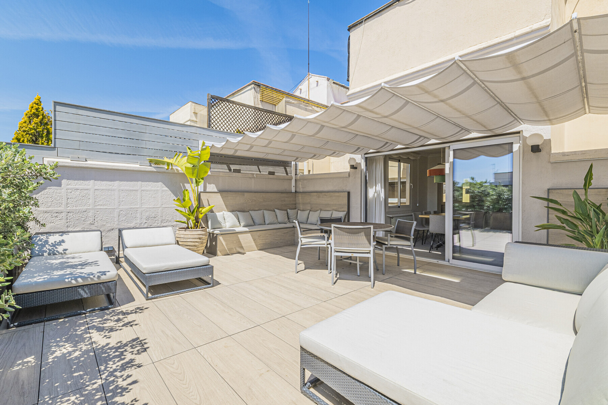  Impressive Duplex Penthouse with 80m2 terraces in the center of Galvany - 物件實景
