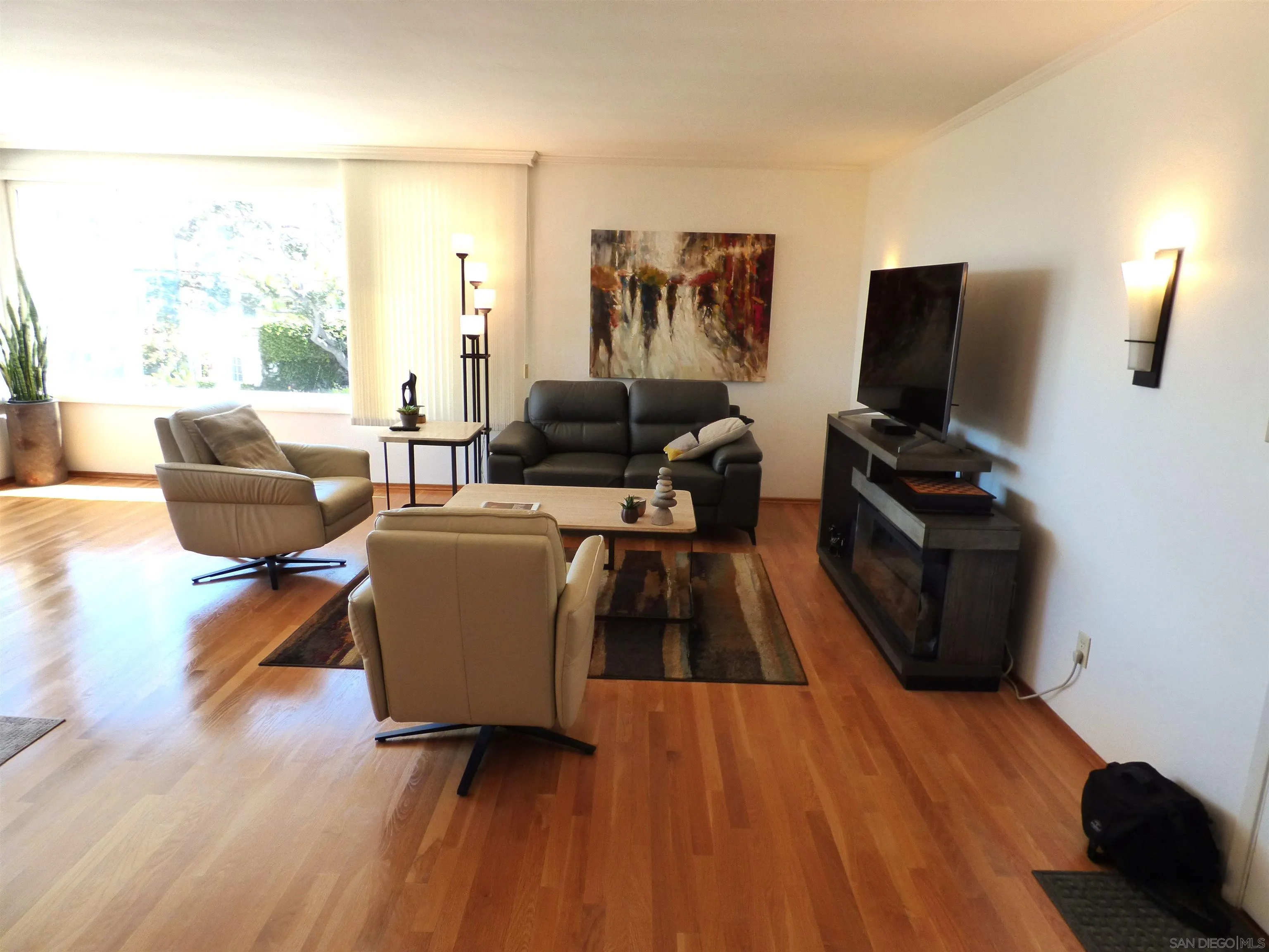 La Jolla, California, 92037, United States, 2 Bedrooms Bedrooms, ,2 BathroomsBathrooms,Residential,For Sale,1985543