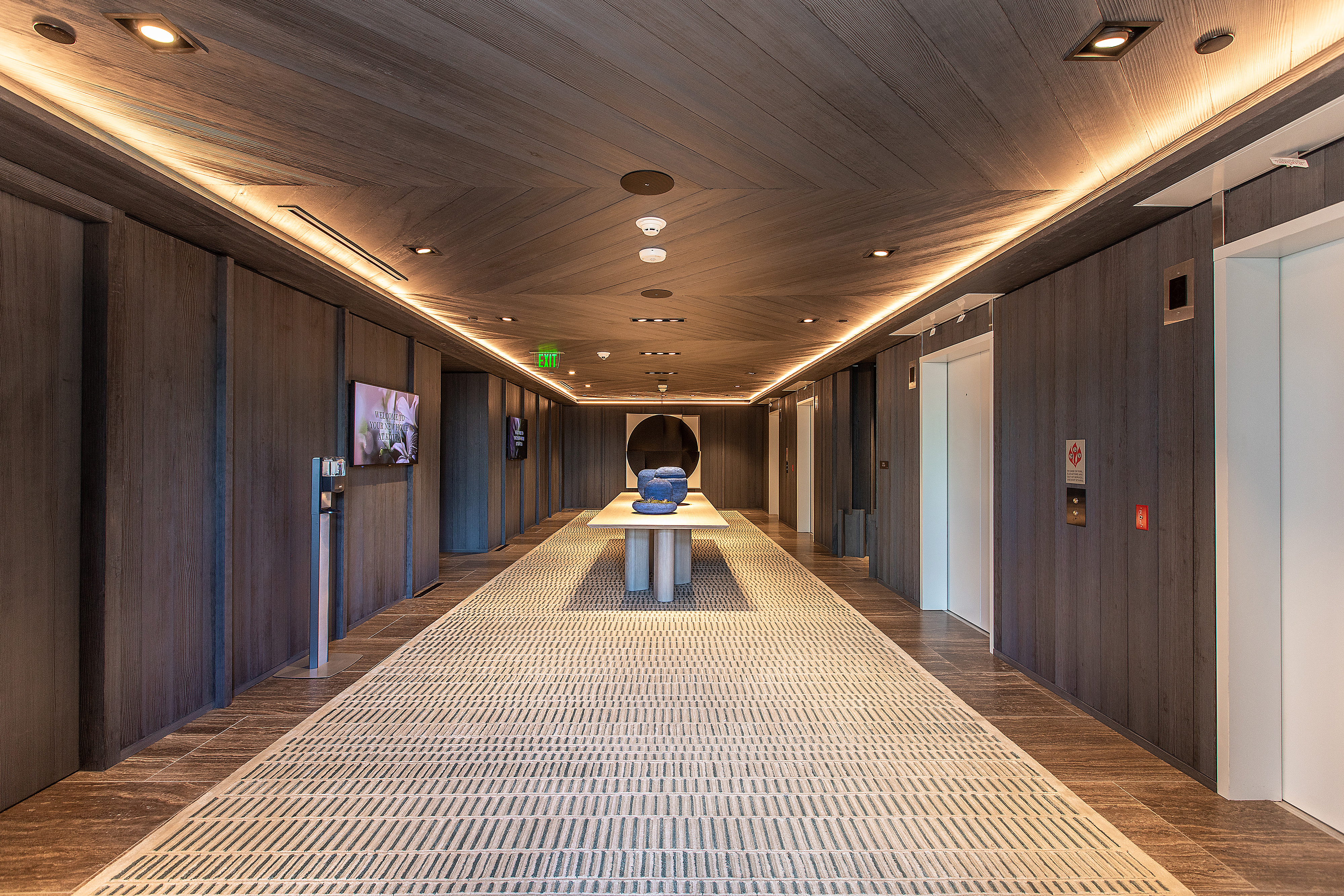 Honolulu, Hawaii, 96814, United States, 2 Bedrooms Bedrooms, ,2 BathroomsBathrooms,Residential,For Sale,1979445