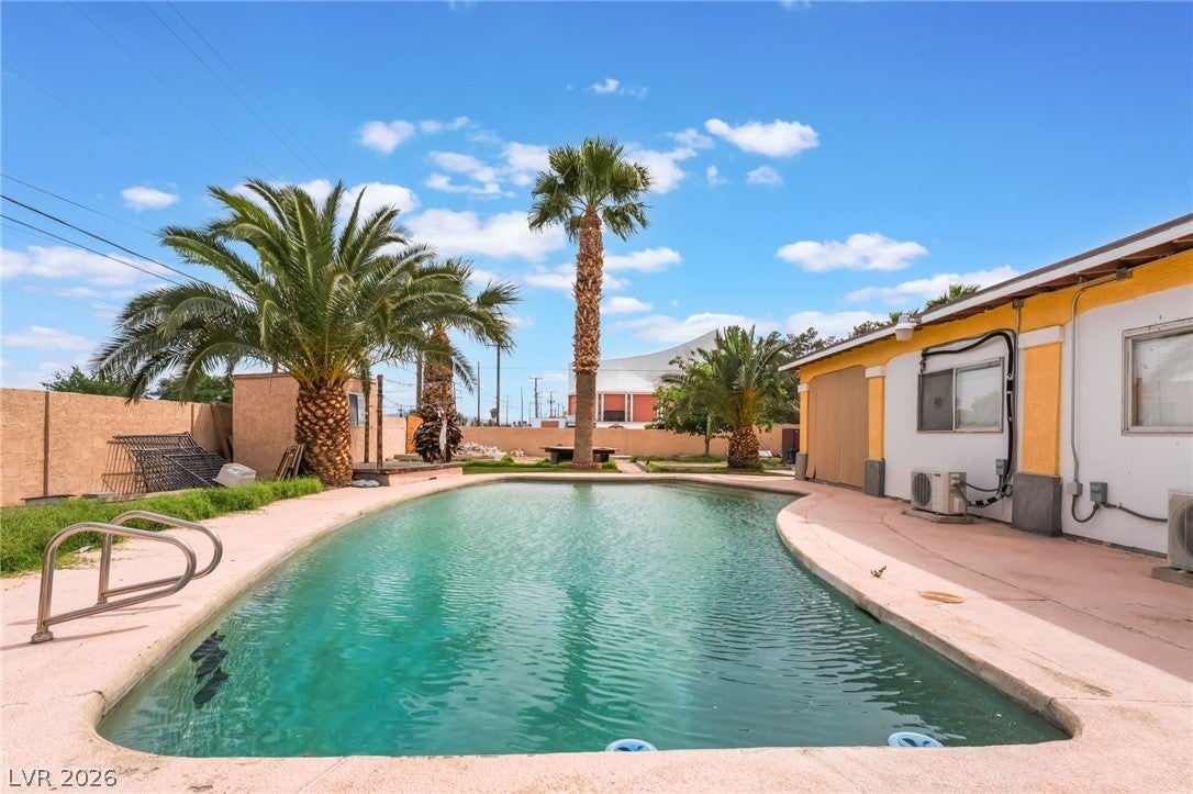 Las Vegas, Nevada, 89104, United States, 6 Bedrooms Bedrooms, ,2 BathroomsBathrooms,Residential,For Sale,2048974