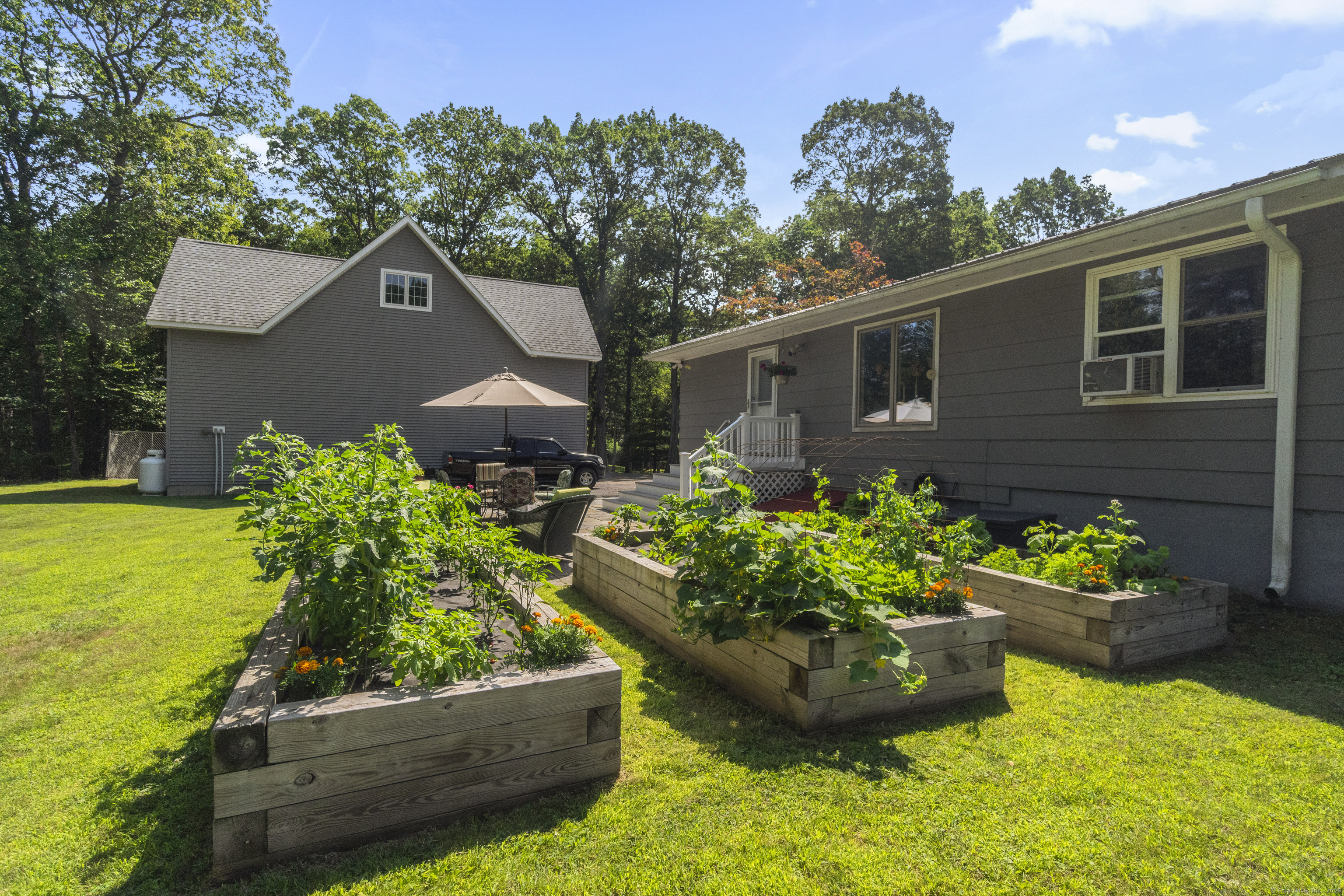 Bethlehem, Connecticut, 06751, United States, 3 Bedrooms Bedrooms, ,3 BathroomsBathrooms,Residential,For Sale,1891294