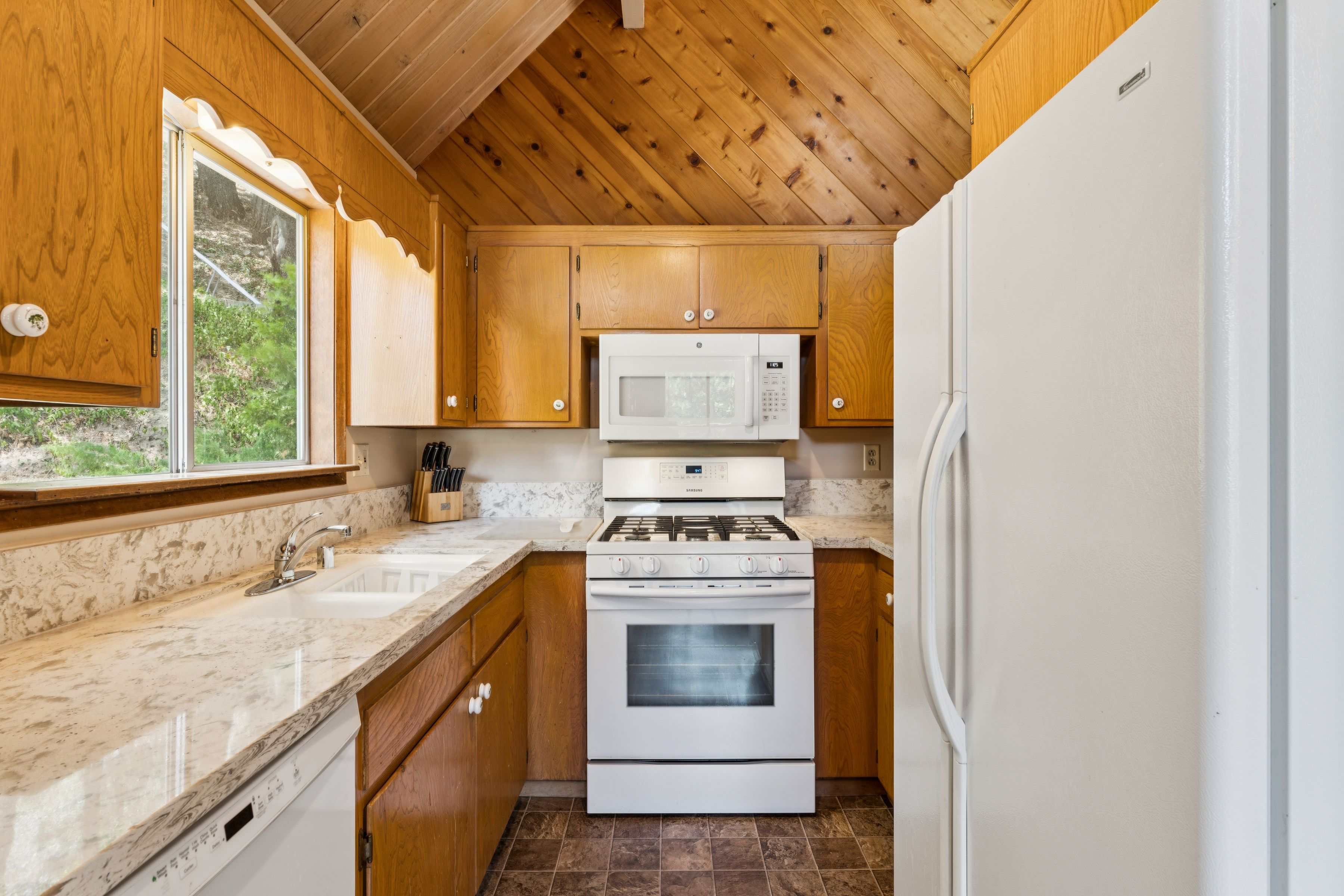  27376 Alpen Drive, Lake Arrowhead, CA 92352 - 物件實景