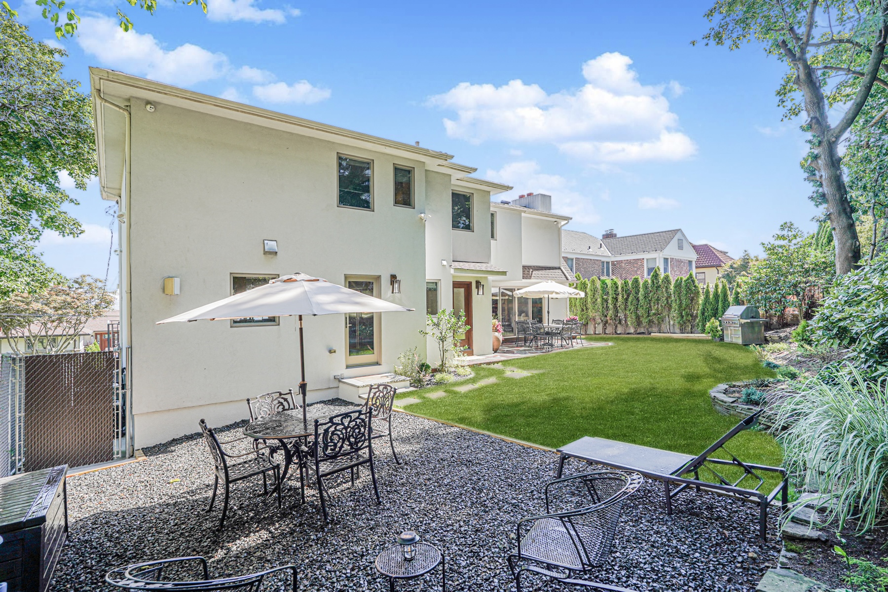 Staten Island, New York, 10304, United States, 4 Bedrooms Bedrooms, ,4 BathroomsBathrooms,Residential,For Sale,1949787