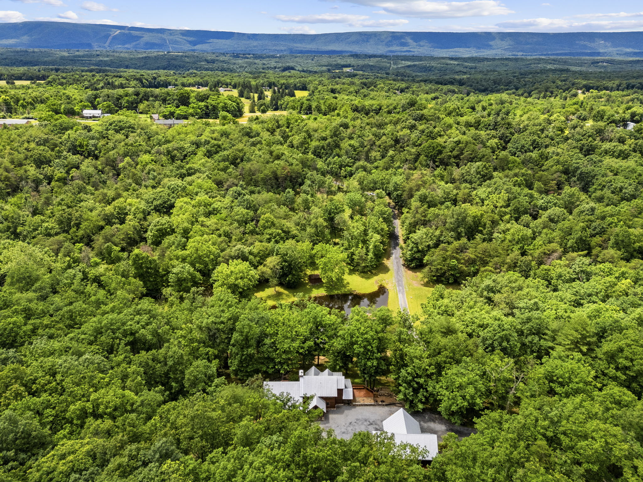  310 Red Gate Retreat Way, Berkeley Springs, WV 25411 - 物件實景