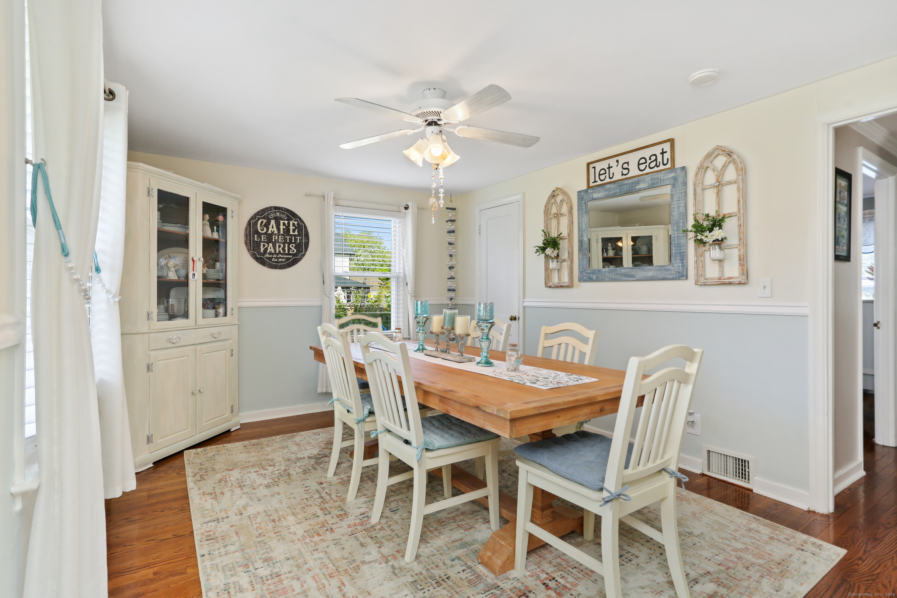 Milford, Connecticut, 06460, United States, 3 Bedrooms Bedrooms, ,2 BathroomsBathrooms,Residential,For Sale,1933050